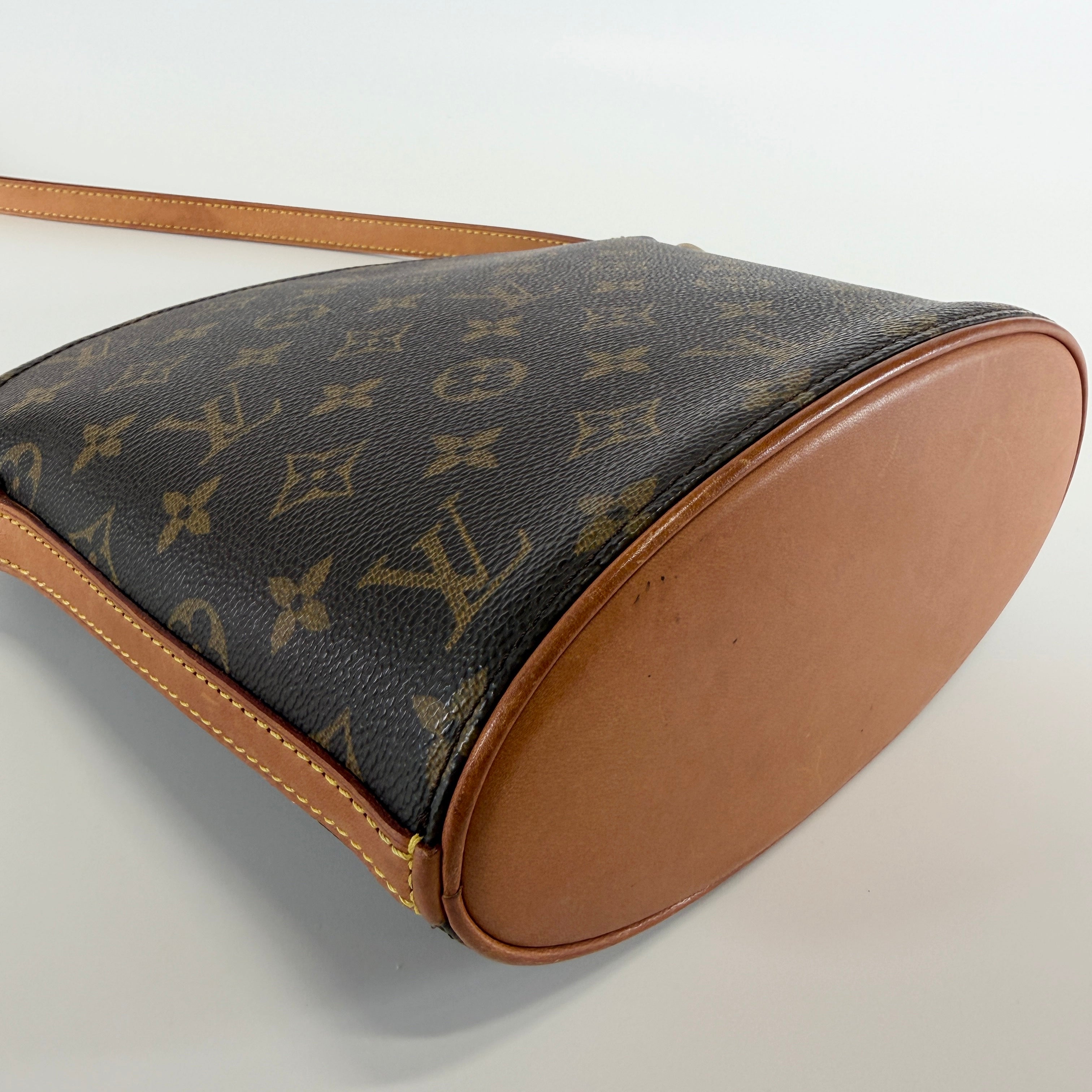 2607 secondhand LV Monogram Drouo