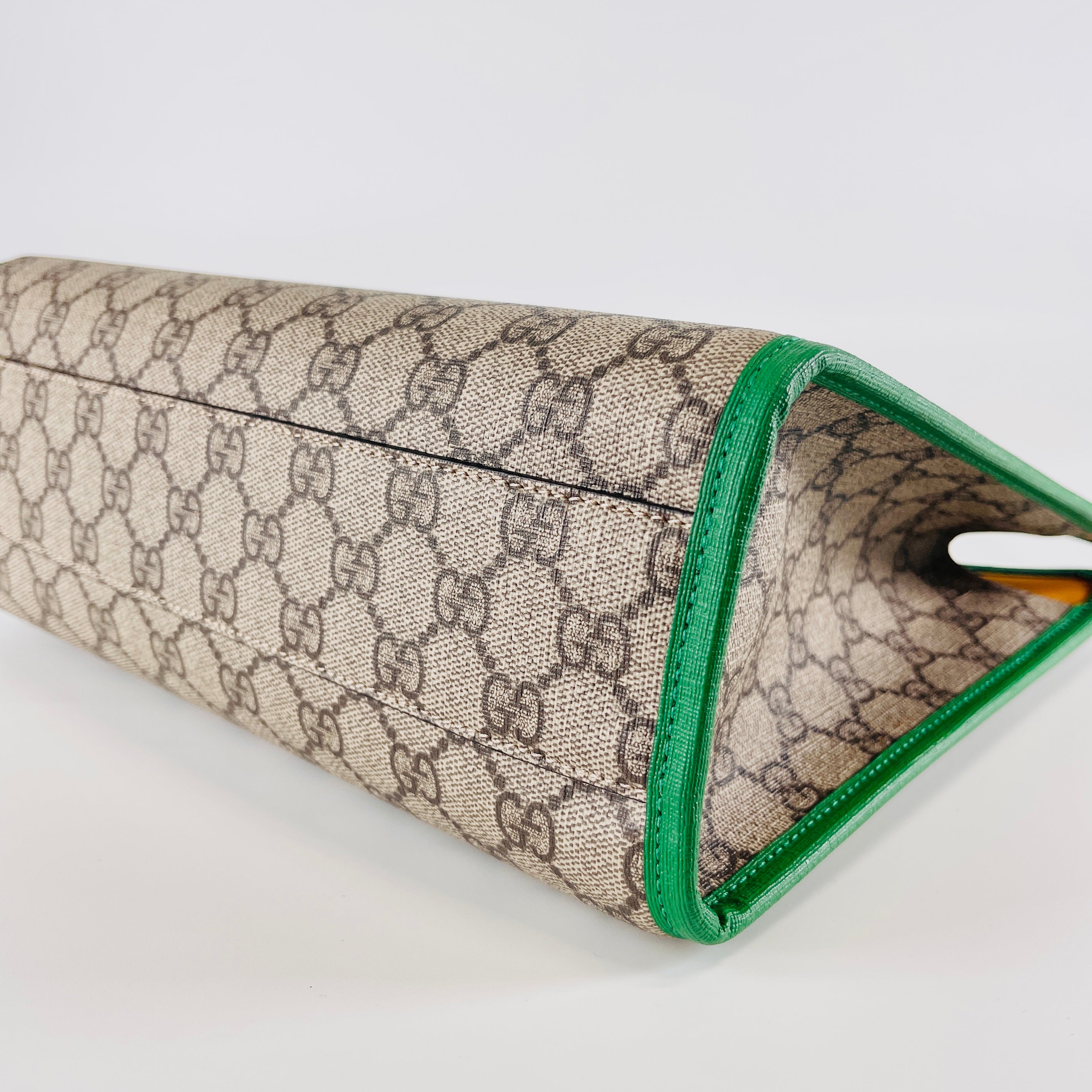 2606 secondhand GUCCI GG Supreme hand bag