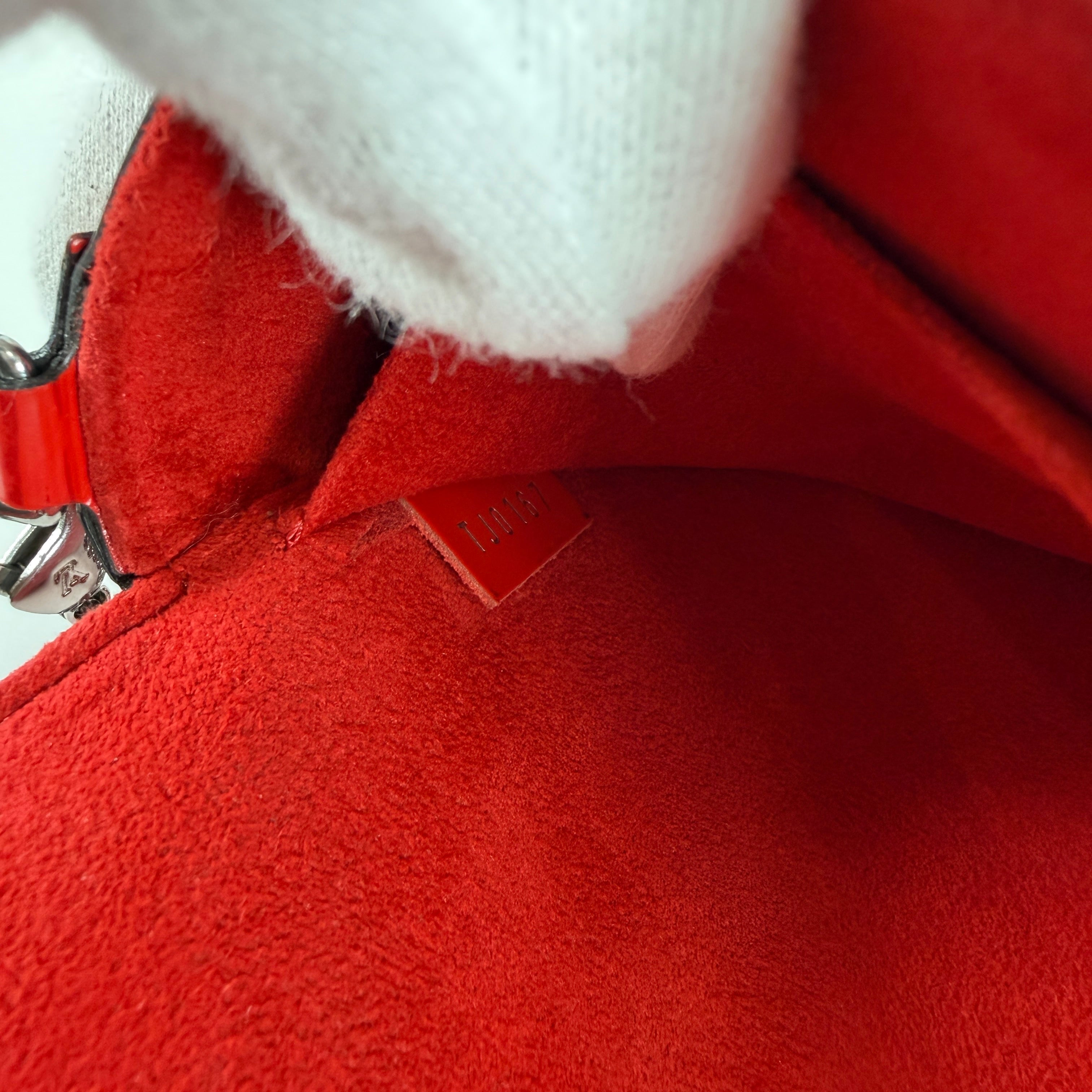2605 secondhand LV bag / others Pochette Felicie Epi