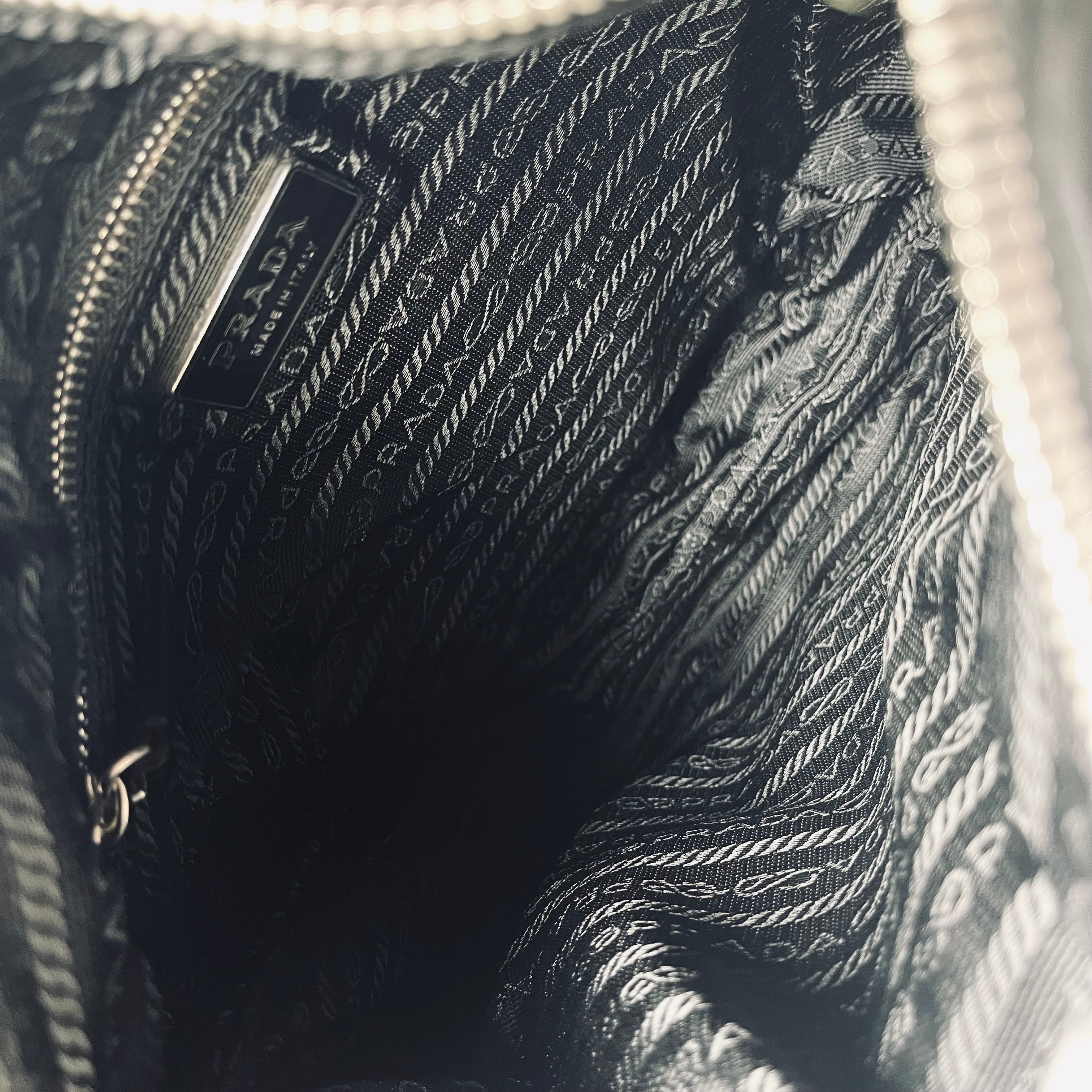 2605 secondhand PRADA nylon Shoulder bag