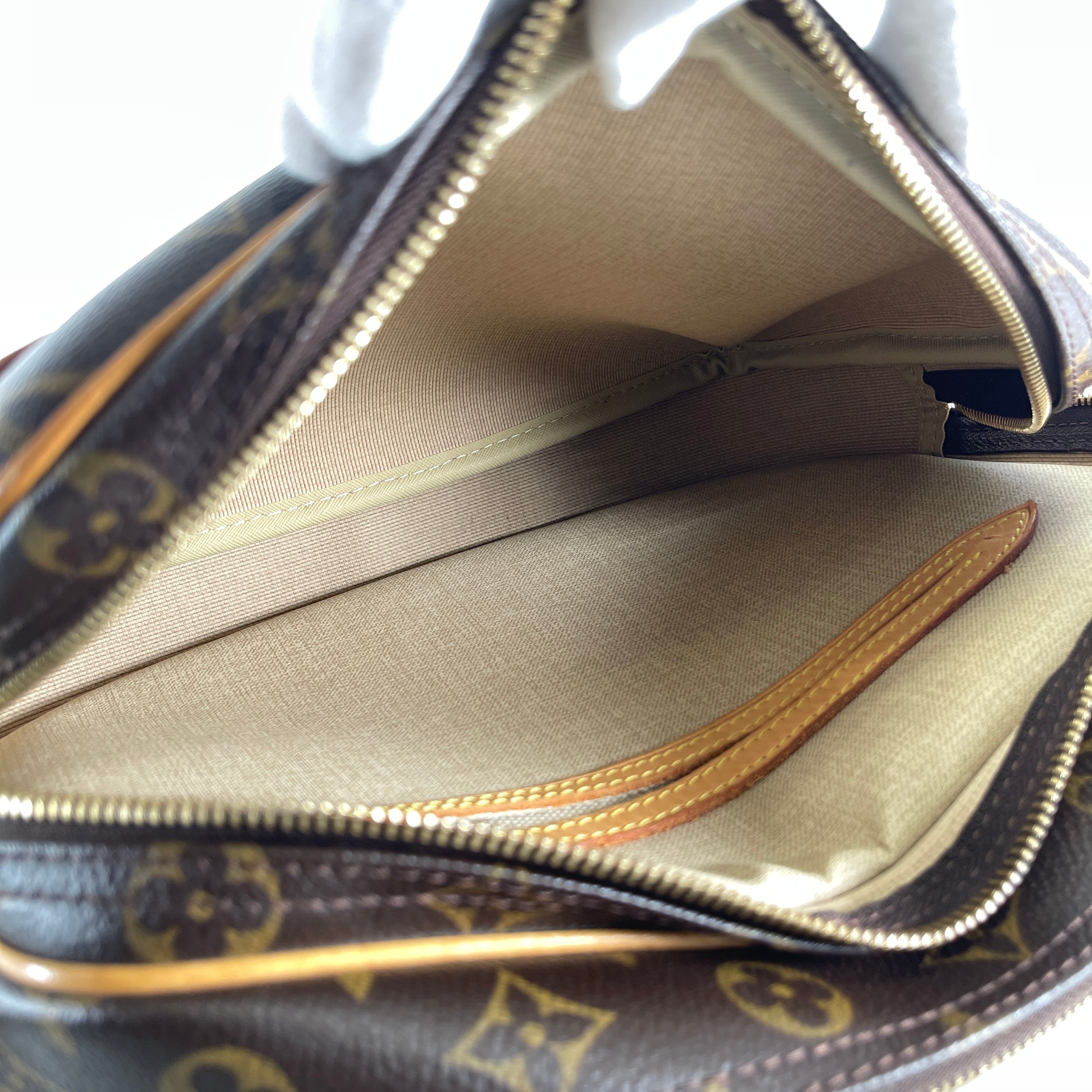 2606 secondhand LV Monogram M45254 reporter 28