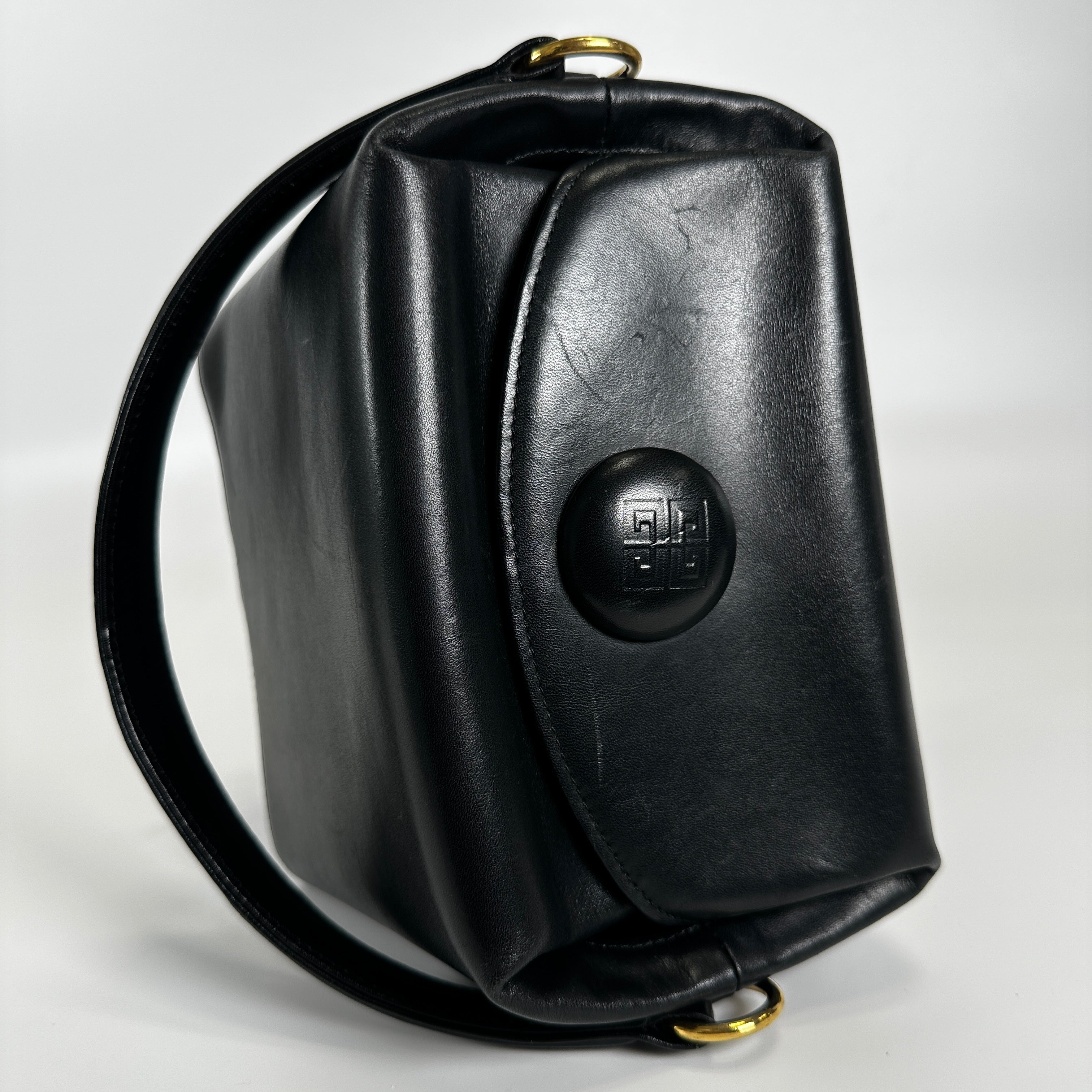 2604 secondhand GIVENCHY van hand bag