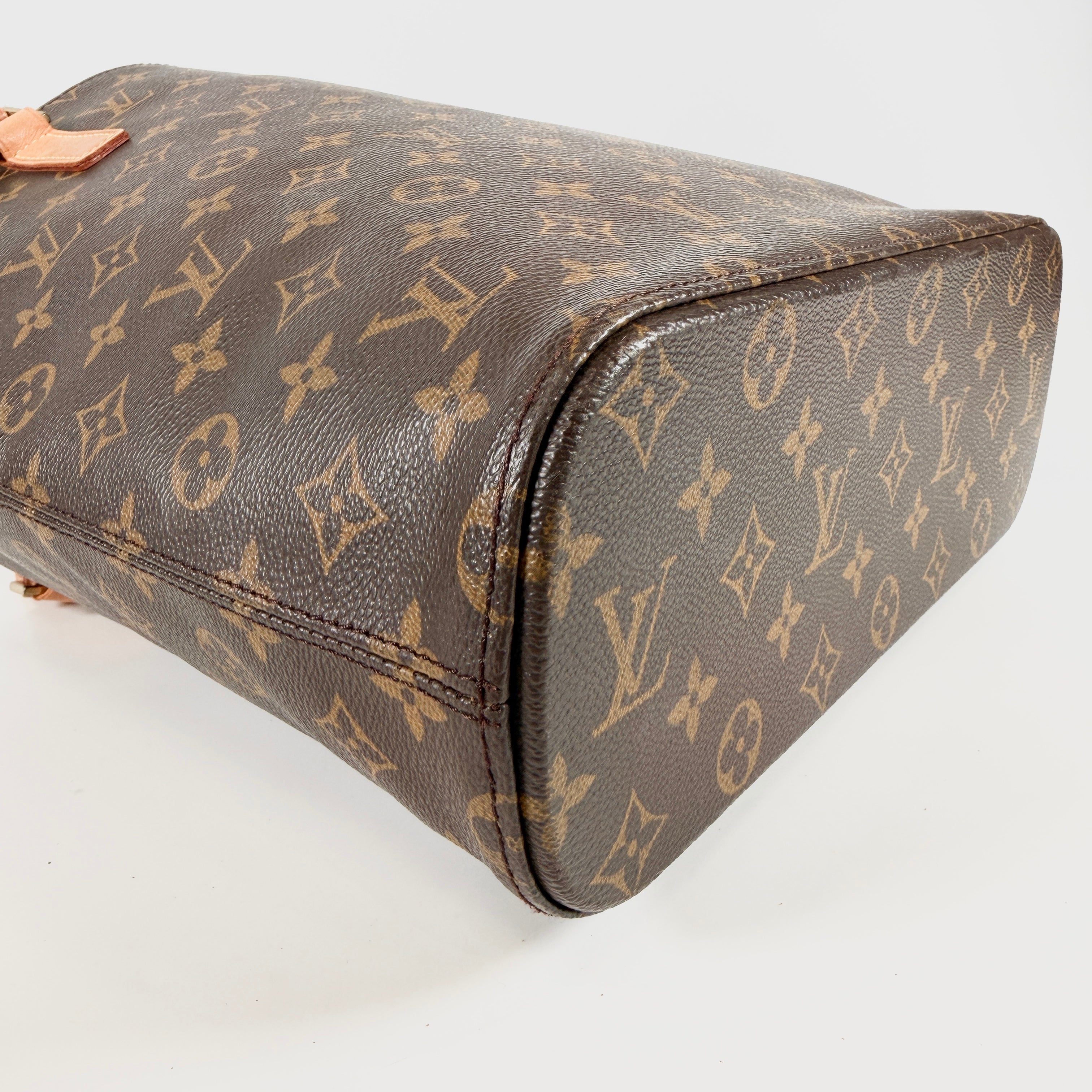 2606 secondhand LV Monogram Van Van GM