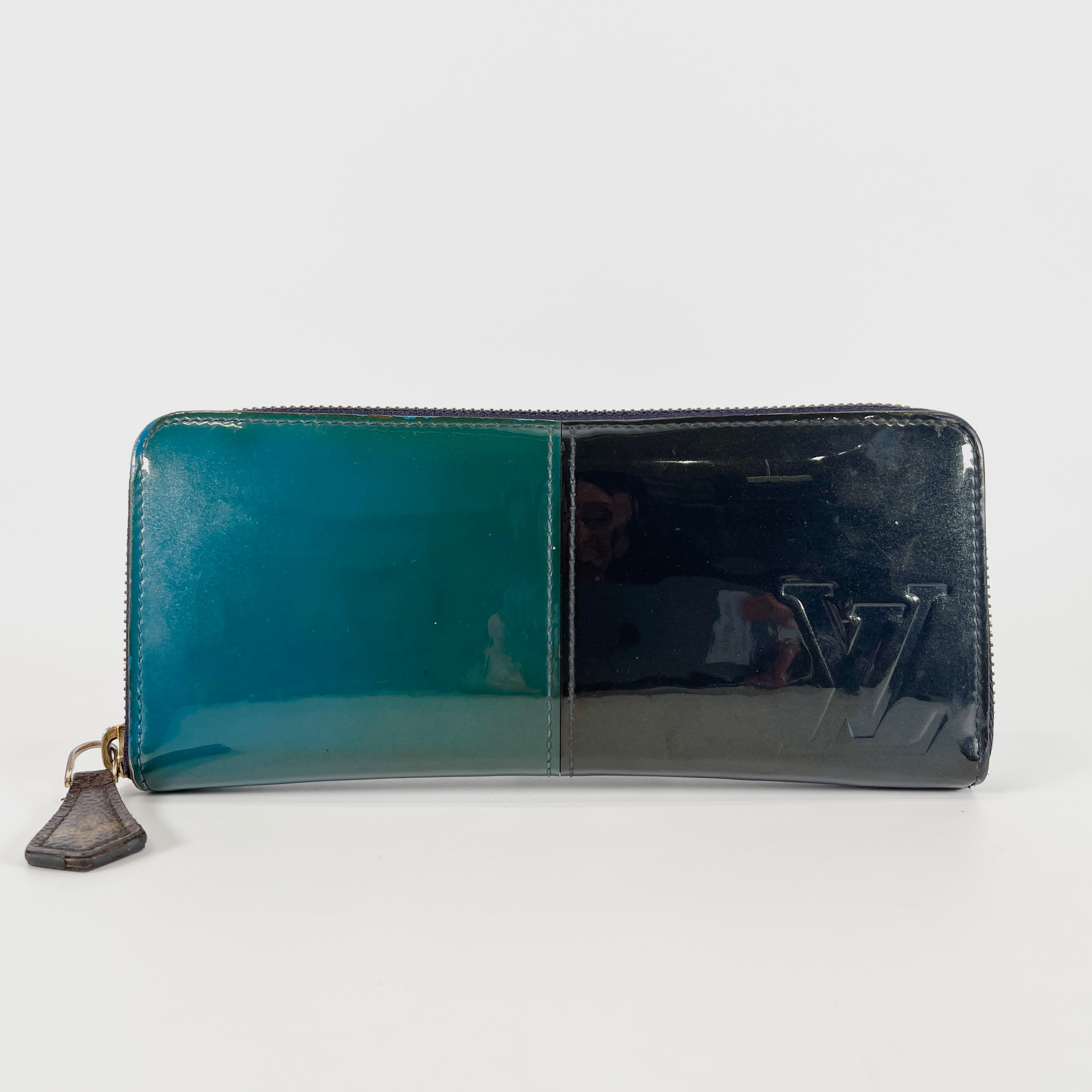 2605 secondhand LV Wallet M64111 Portefeuille UB3107