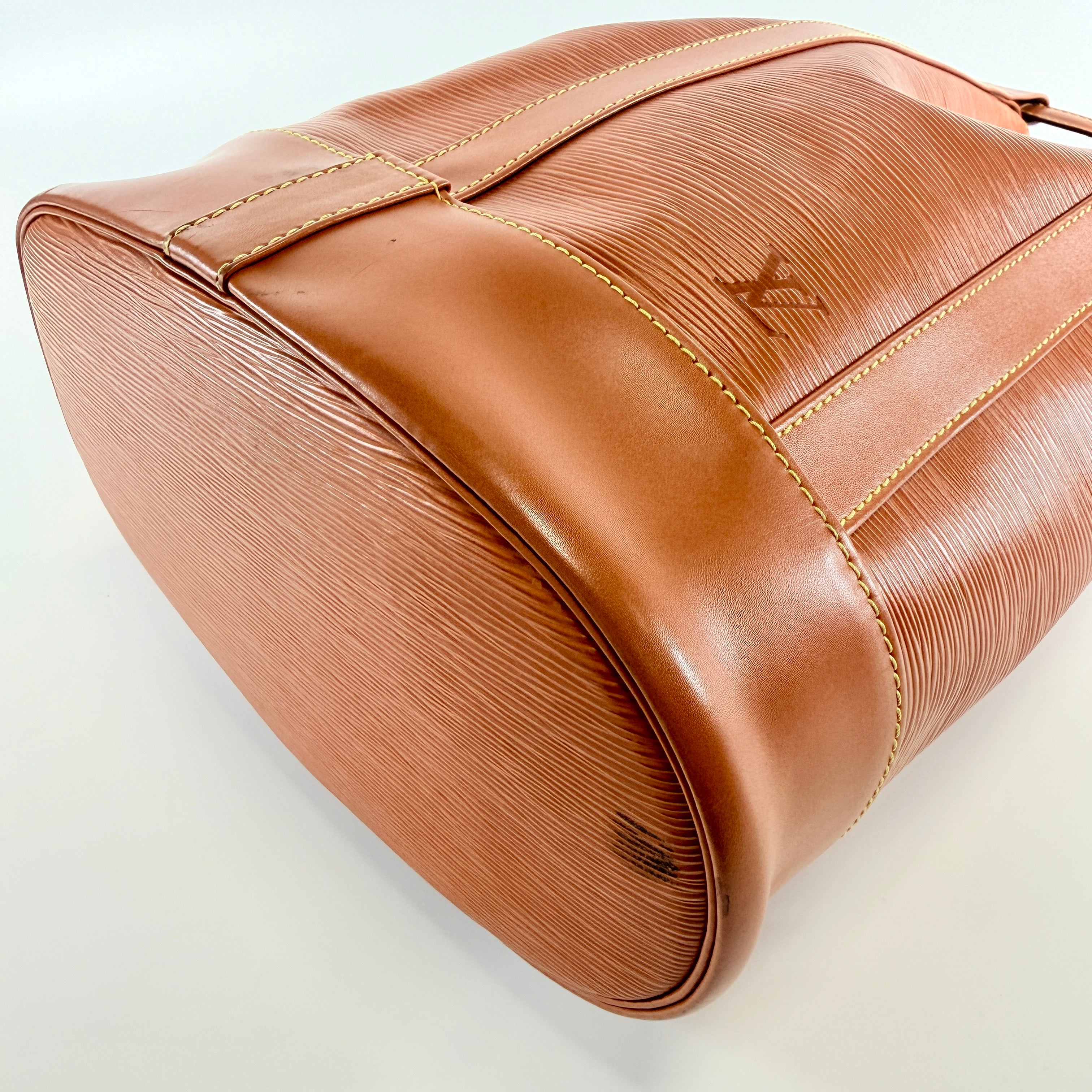 2608 secondhand LV Epi Randonnee PM