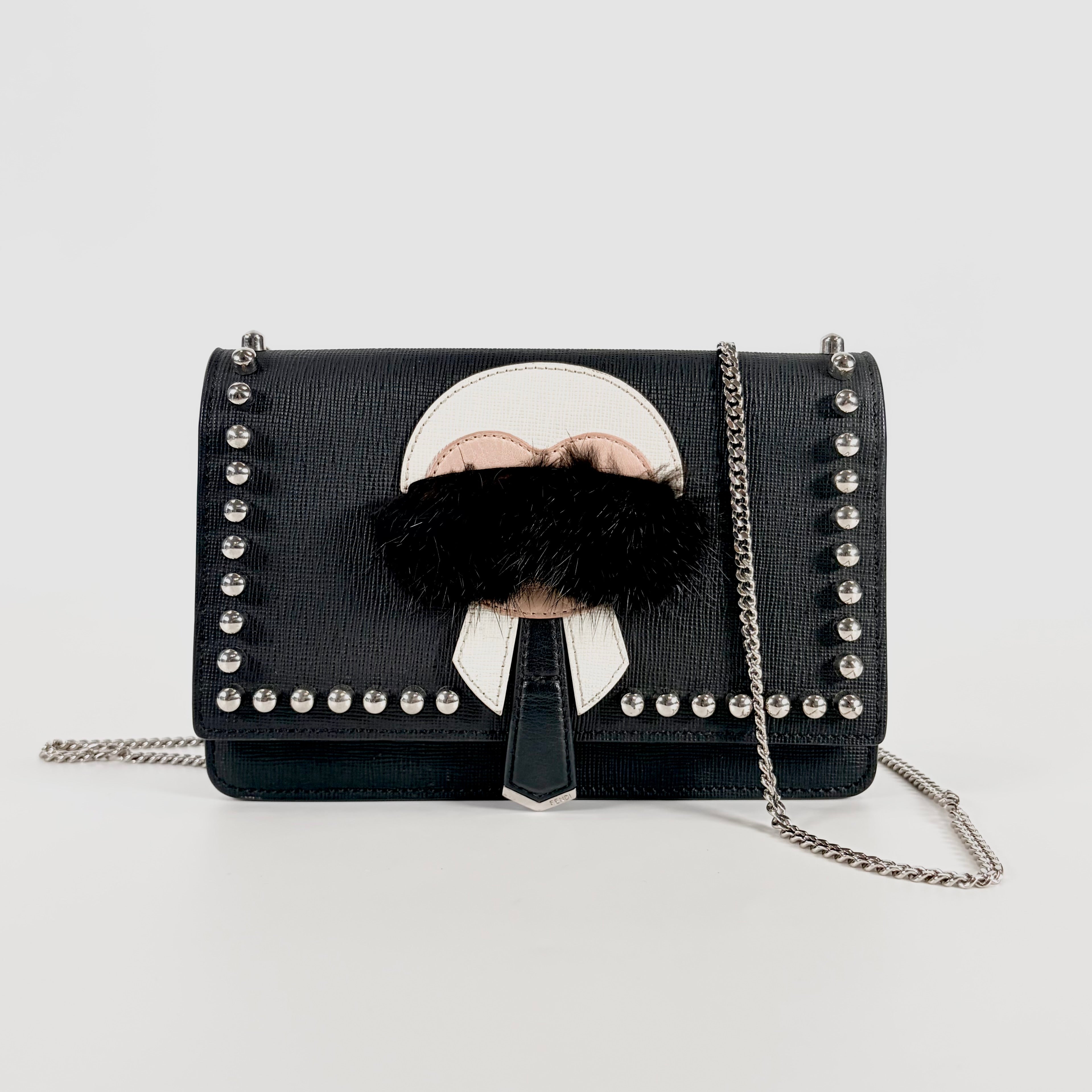 2605 secondhand Fendi shoulder bag / crossbody bag Karlito