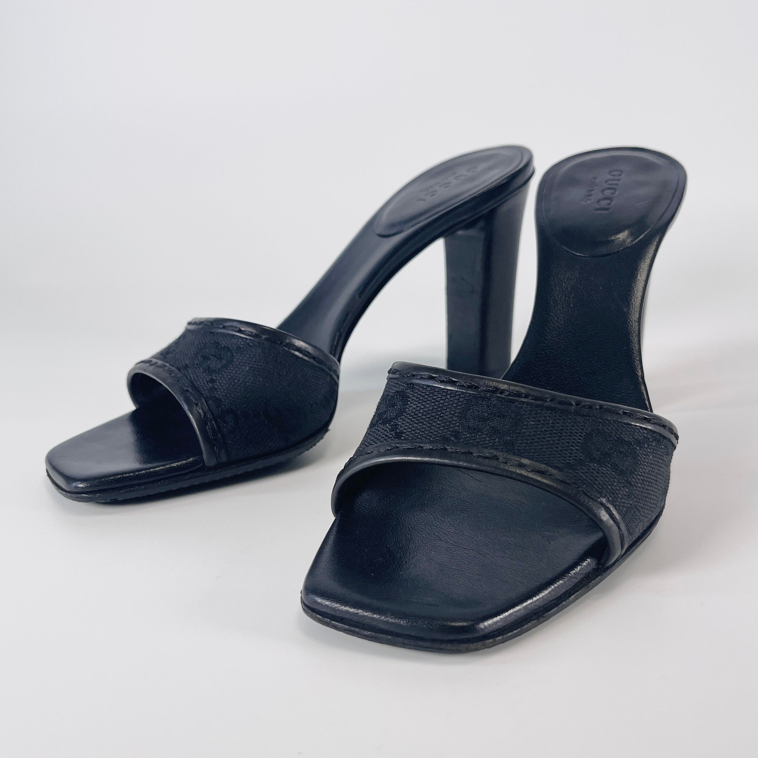 2606 secondhand GUCCI Sandals