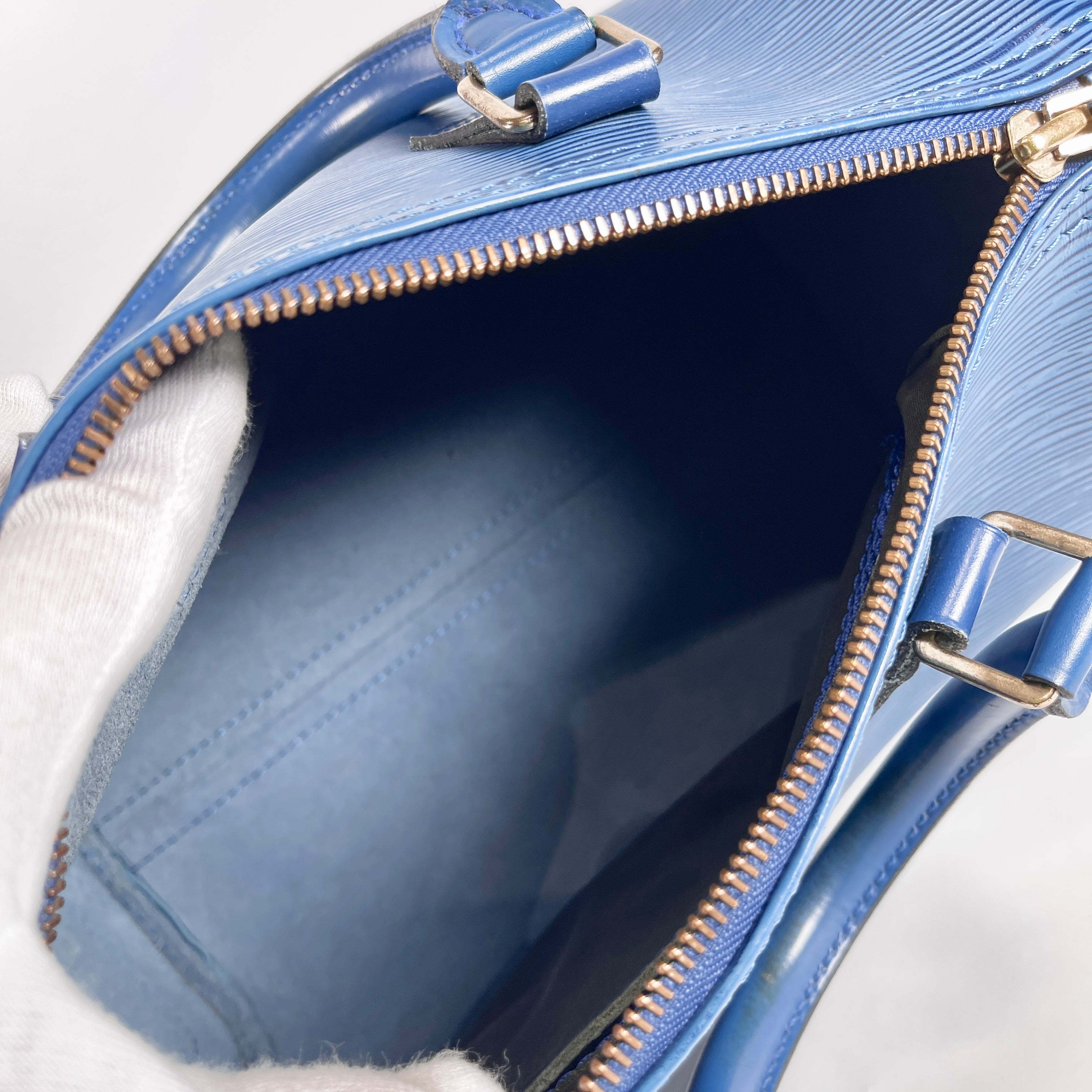 2604 secondhand LV Epi Speedy 25