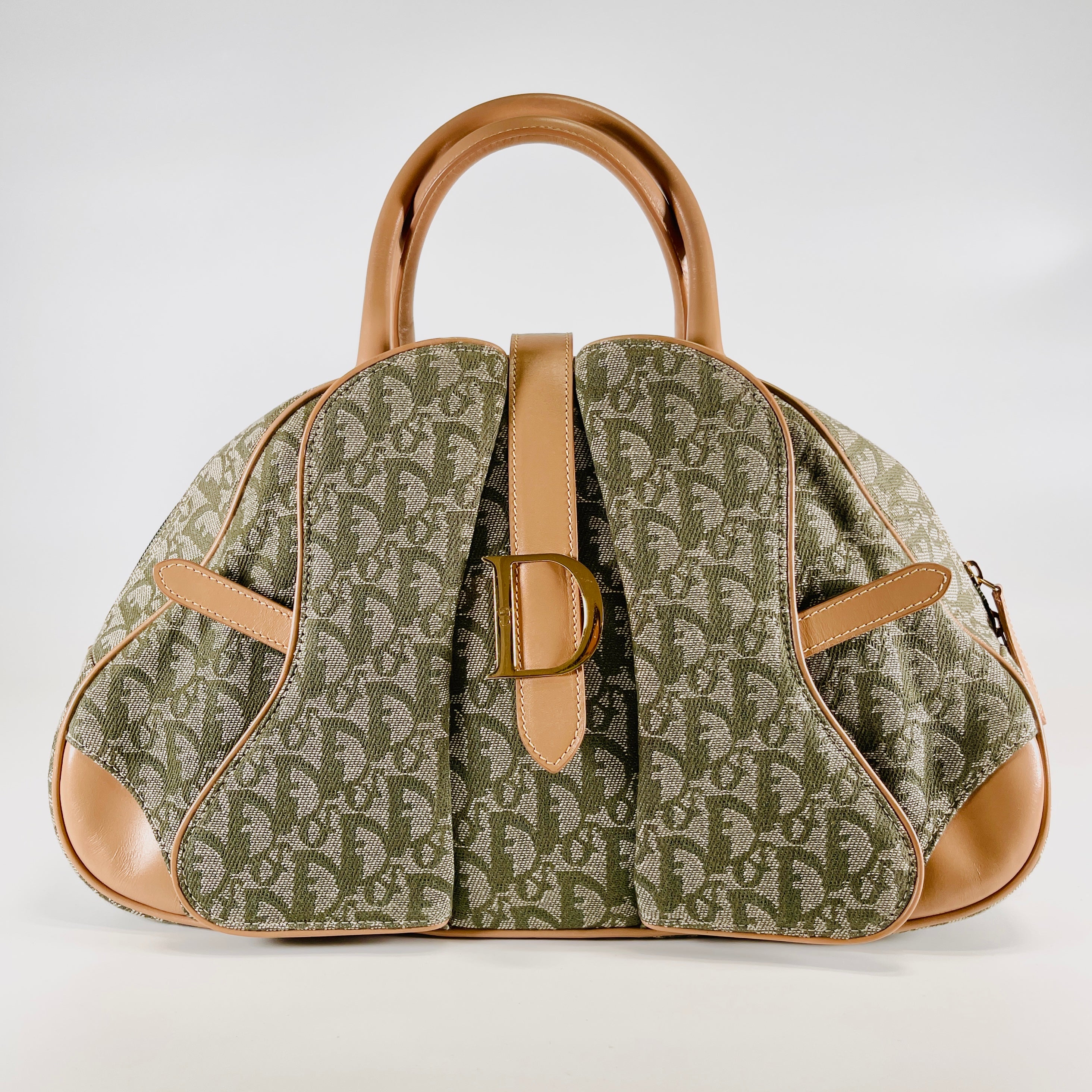 2604 secondhand CD Trotter hand bag