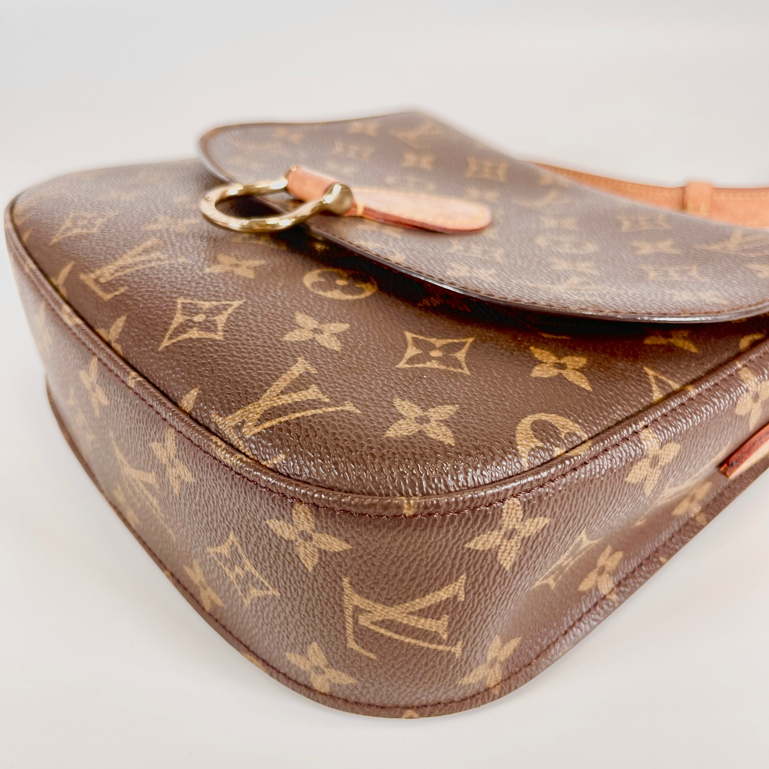 2605 secondhand LV Monogram Saint Cloud GM