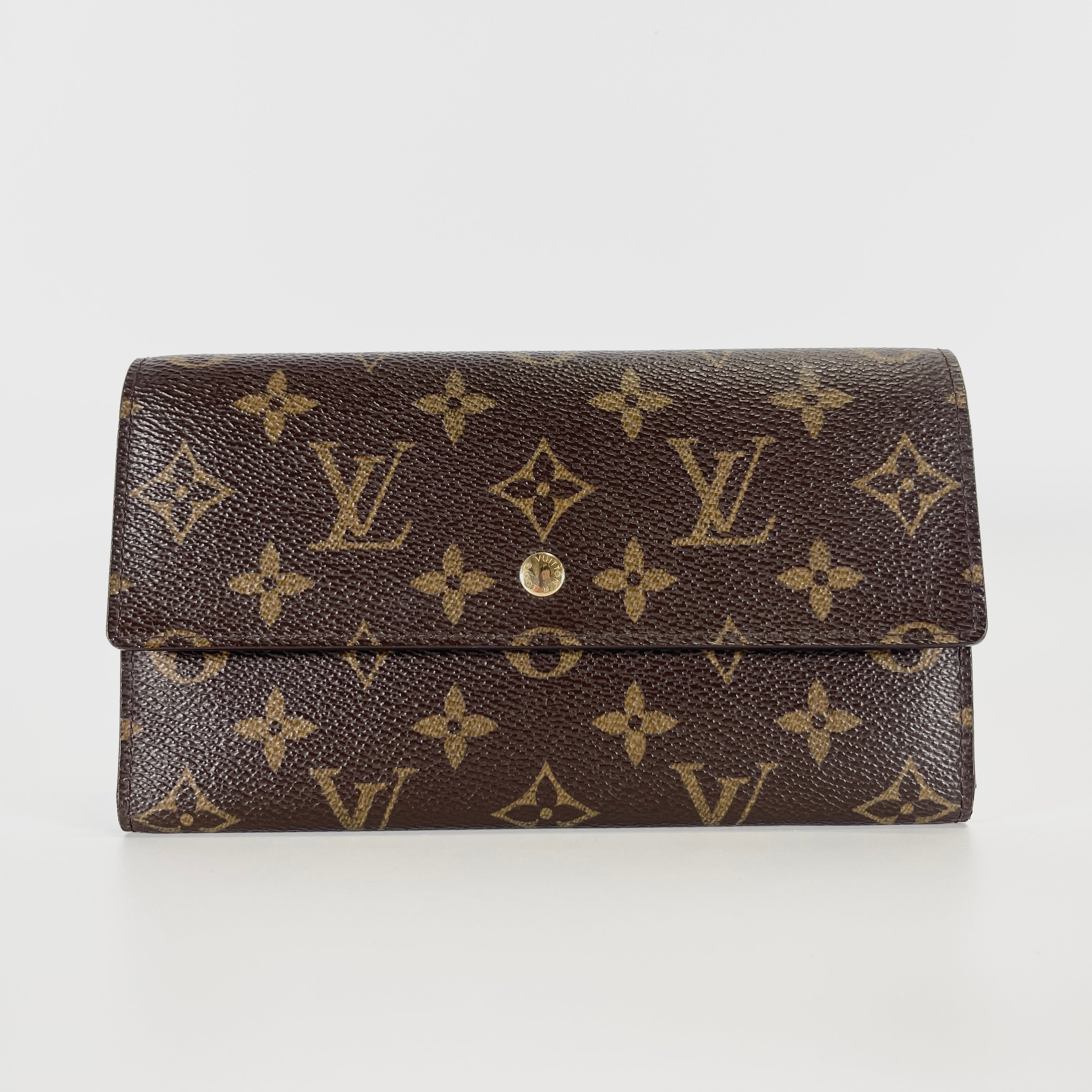 2605 secondhand LV Monogram Portefeuille International