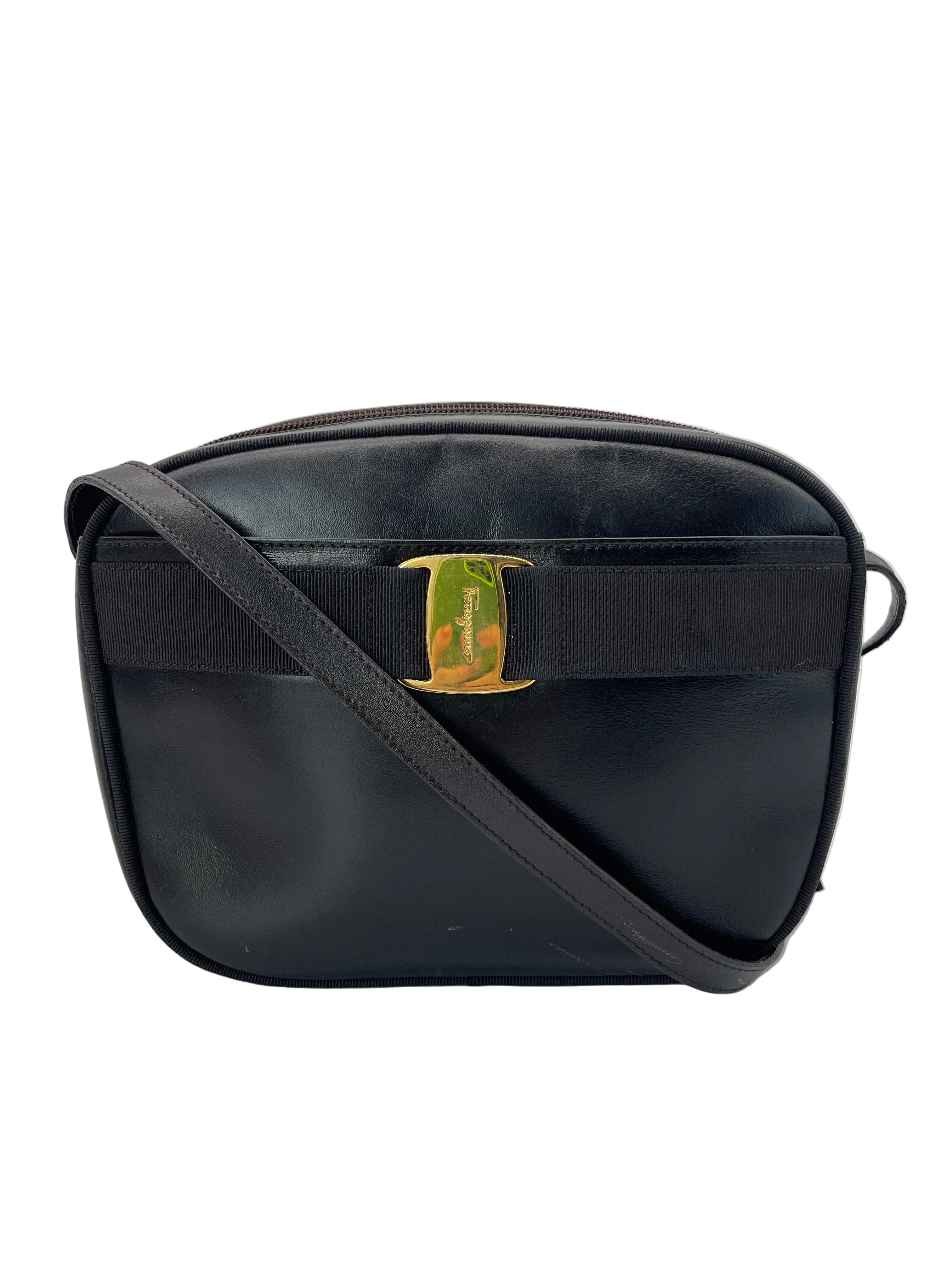 2510 Ferragamo shoulder bag