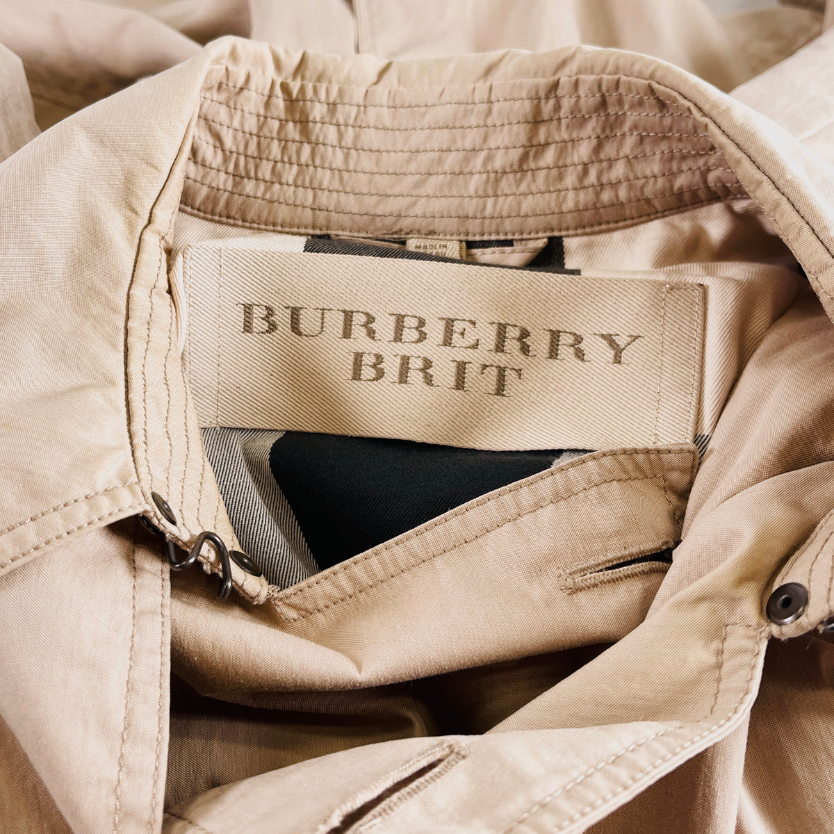 2606 secondhand BURBERRY coat