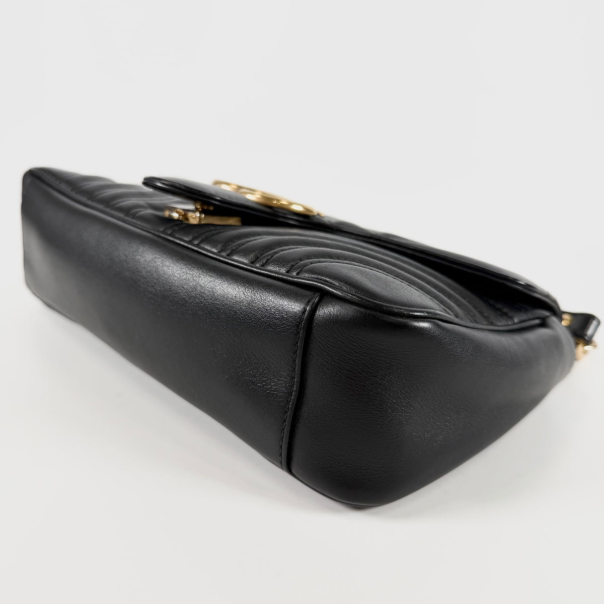 2607 secondhand GUCCI Marmont flap shoulder black