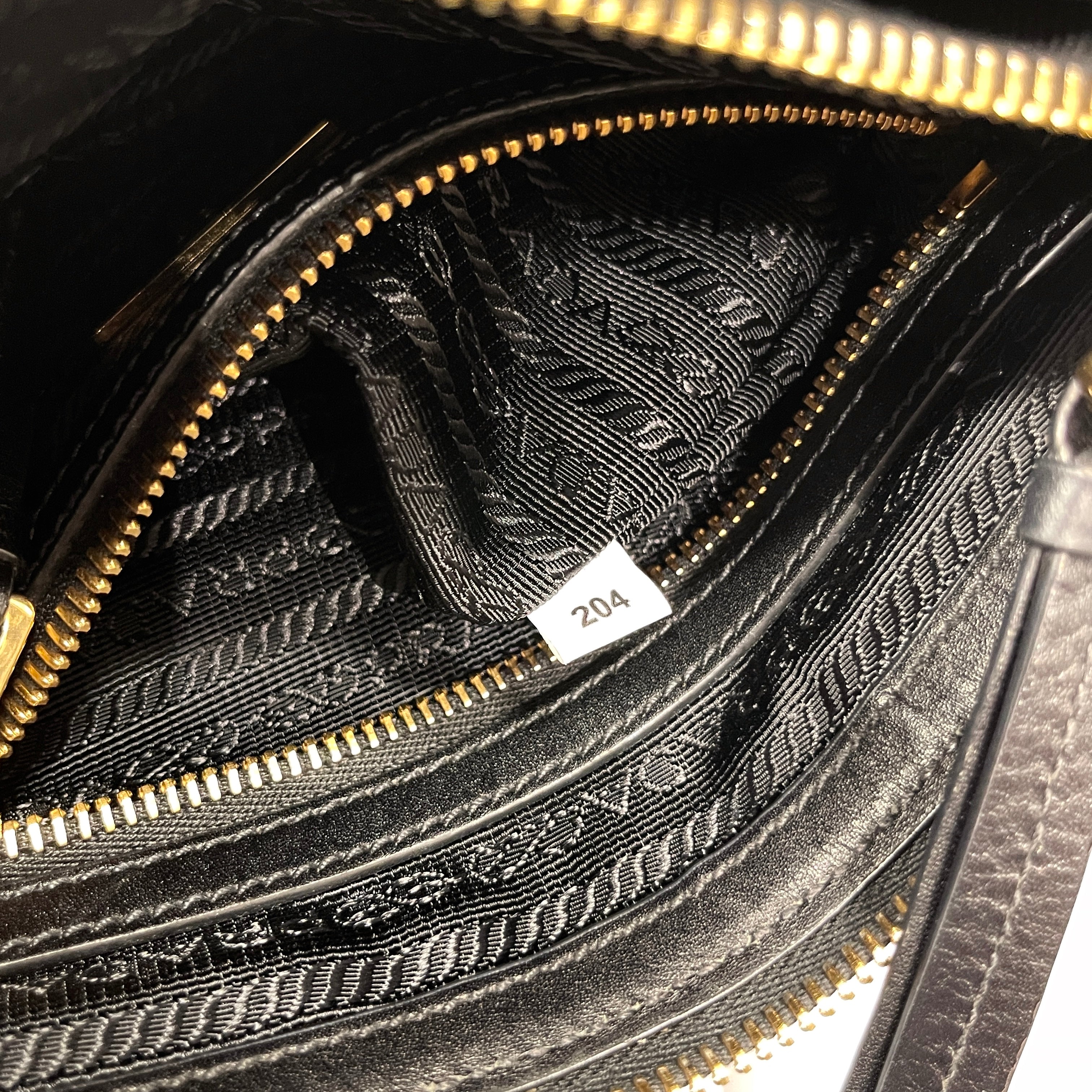 2605 secondhand PRADA Jacquard Shoulder bag