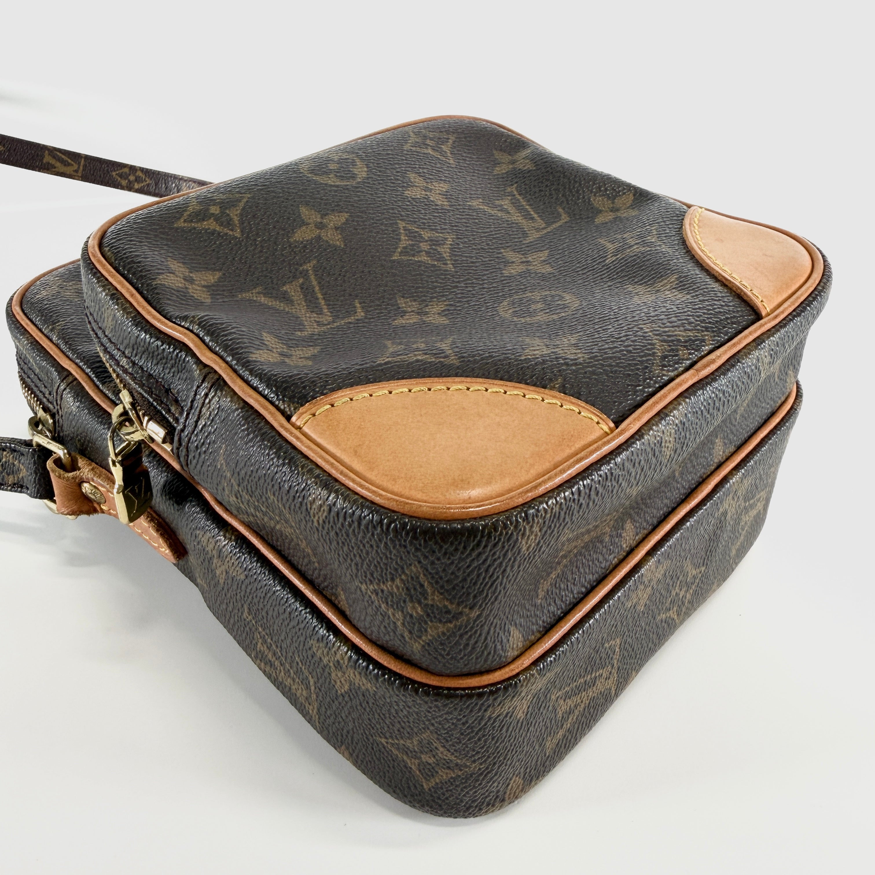 2606 secondhand LV Shoulder bag Amazon Monogram