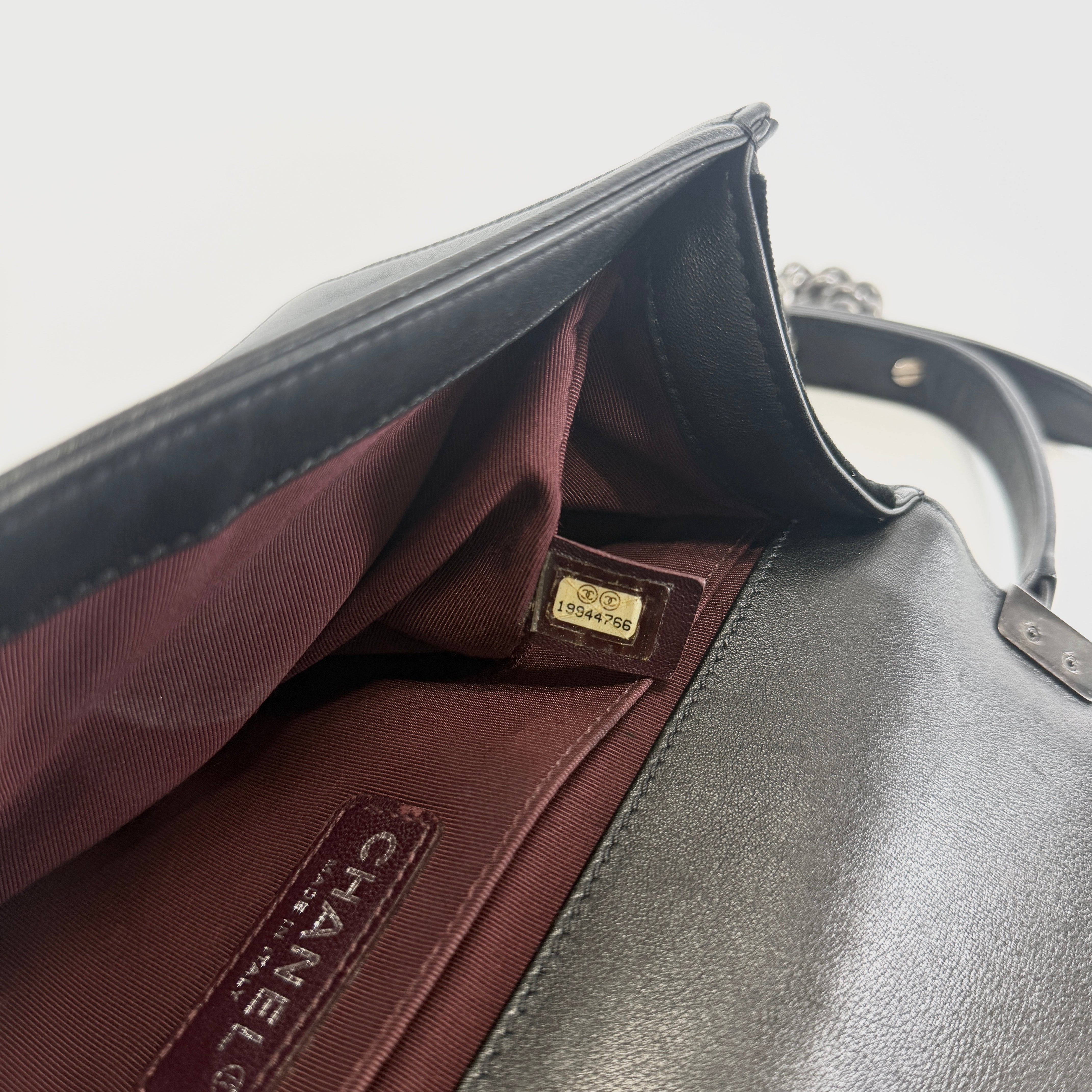 2606 secondhand CHANEL Boy 25 Velour Chain Shoulder Bag black gun metallic metal fittings 19944766 19
