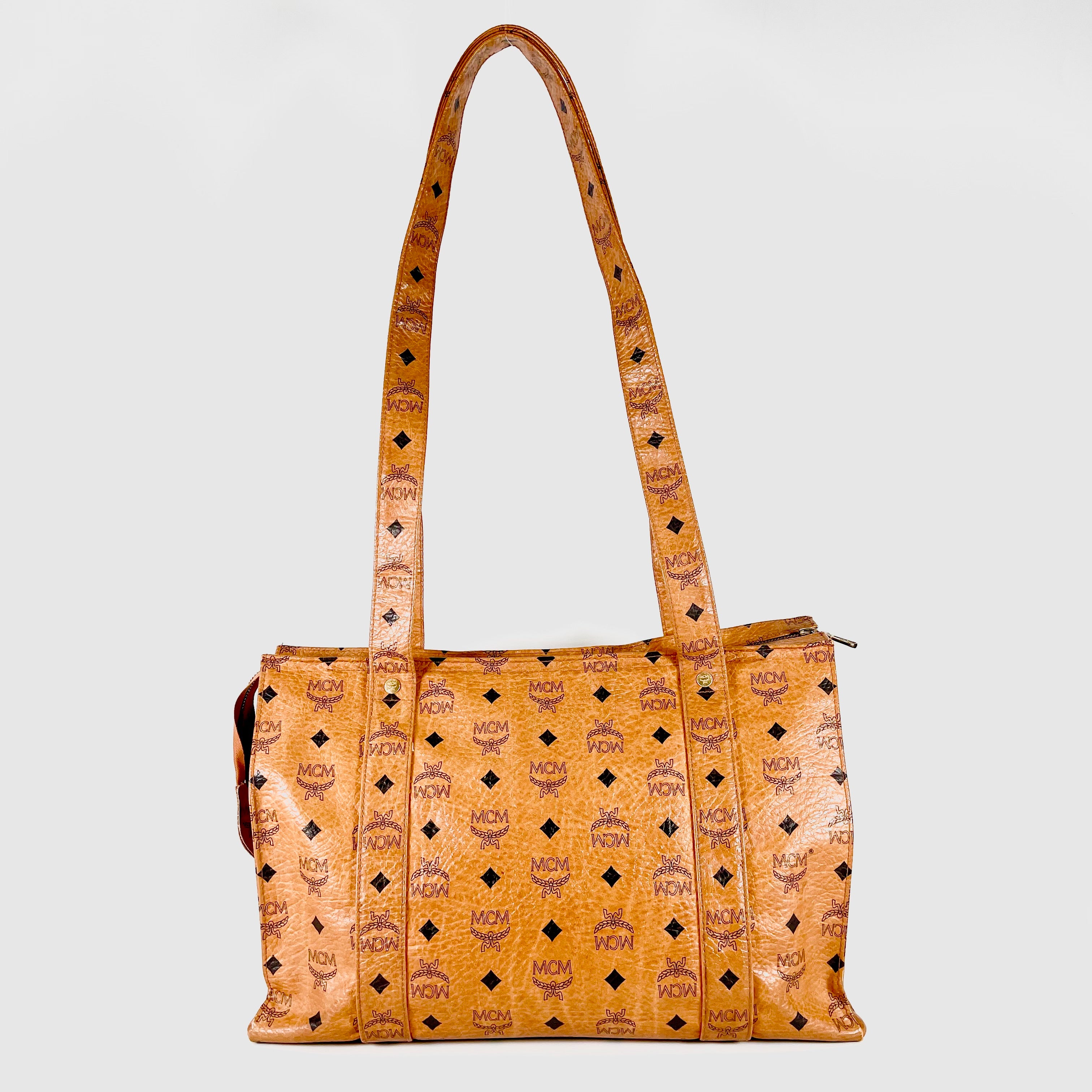 2605 secondhand MCM Shoulder bag