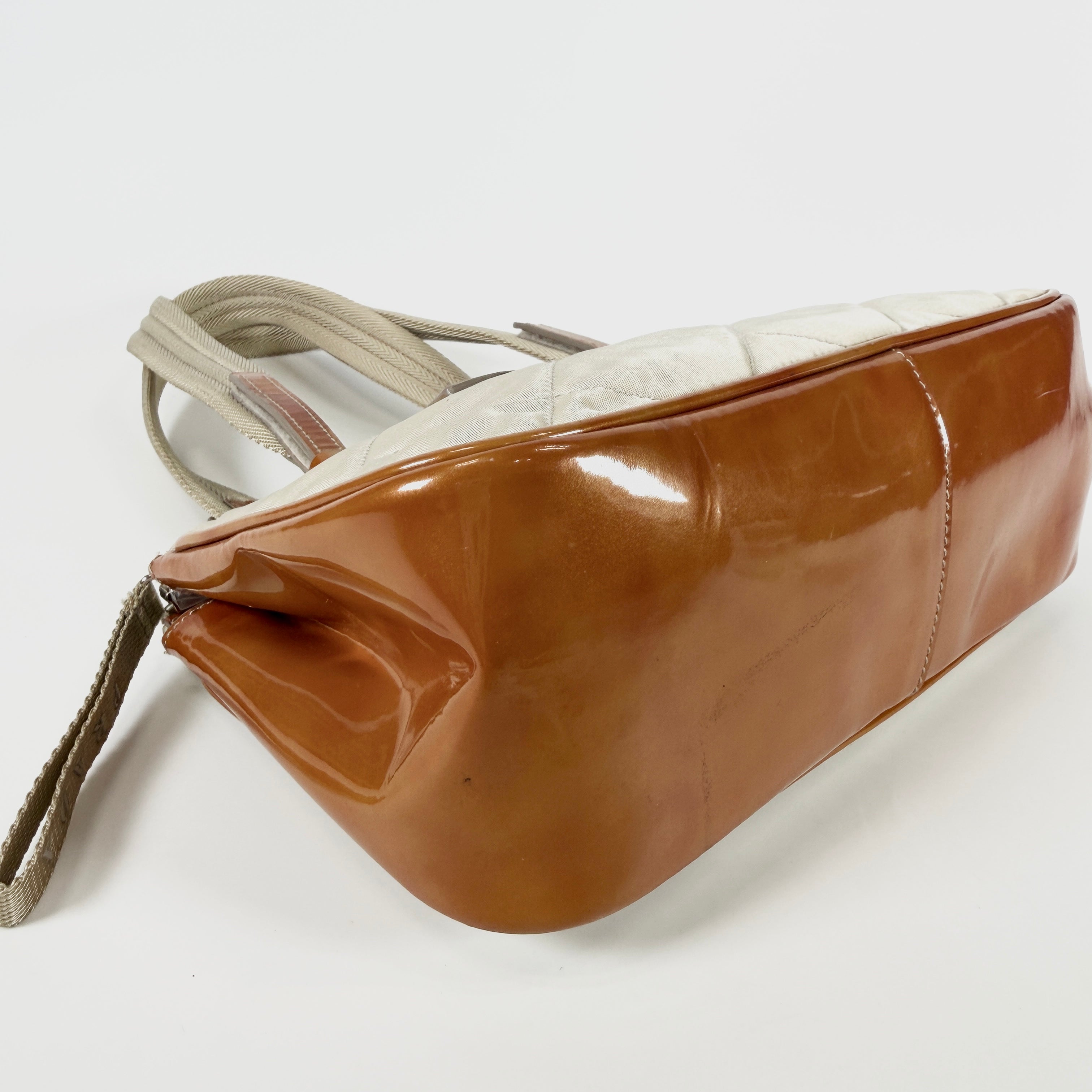 2606 secondhand PRADA hand bag