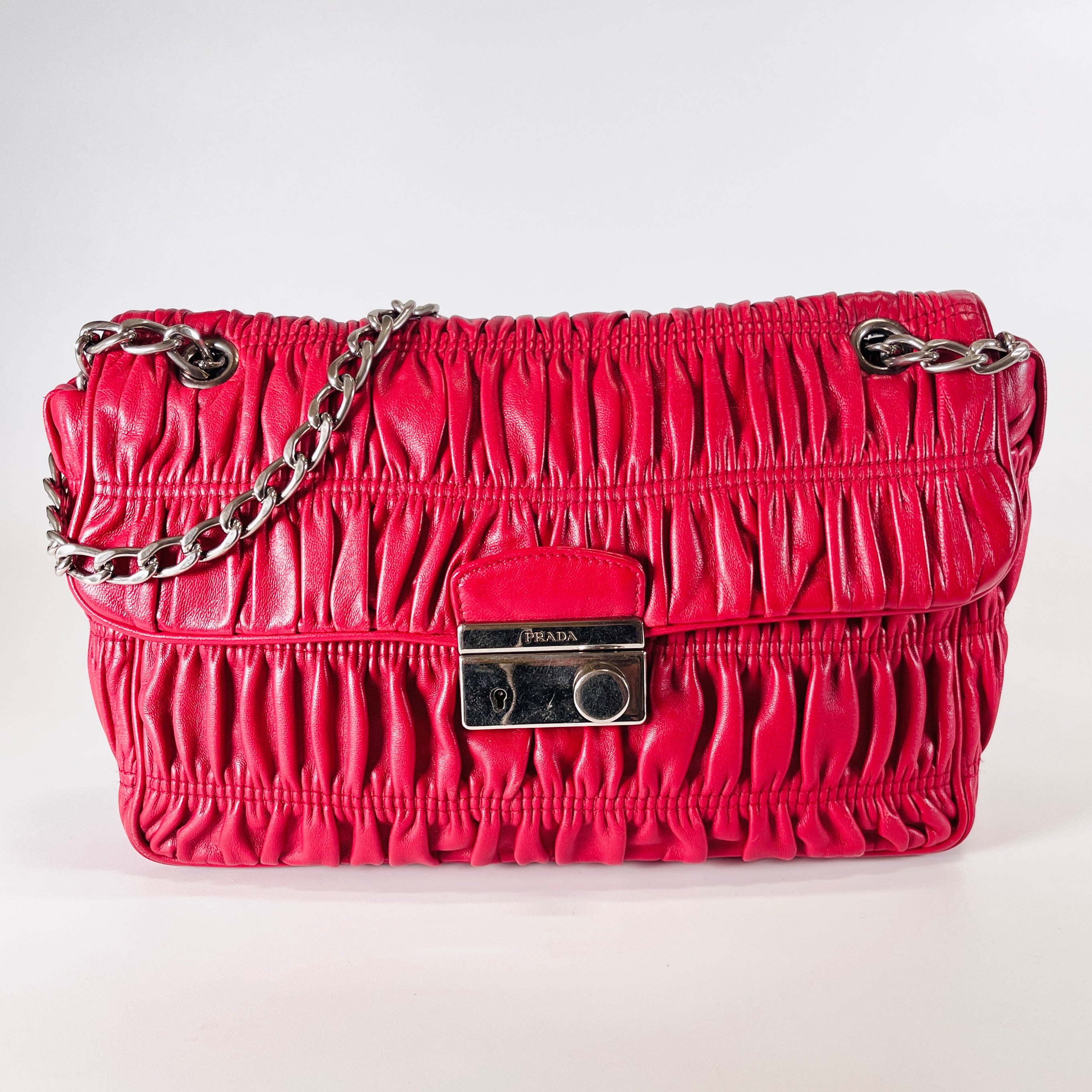 2605 secondhand Prada chain shoulder bag