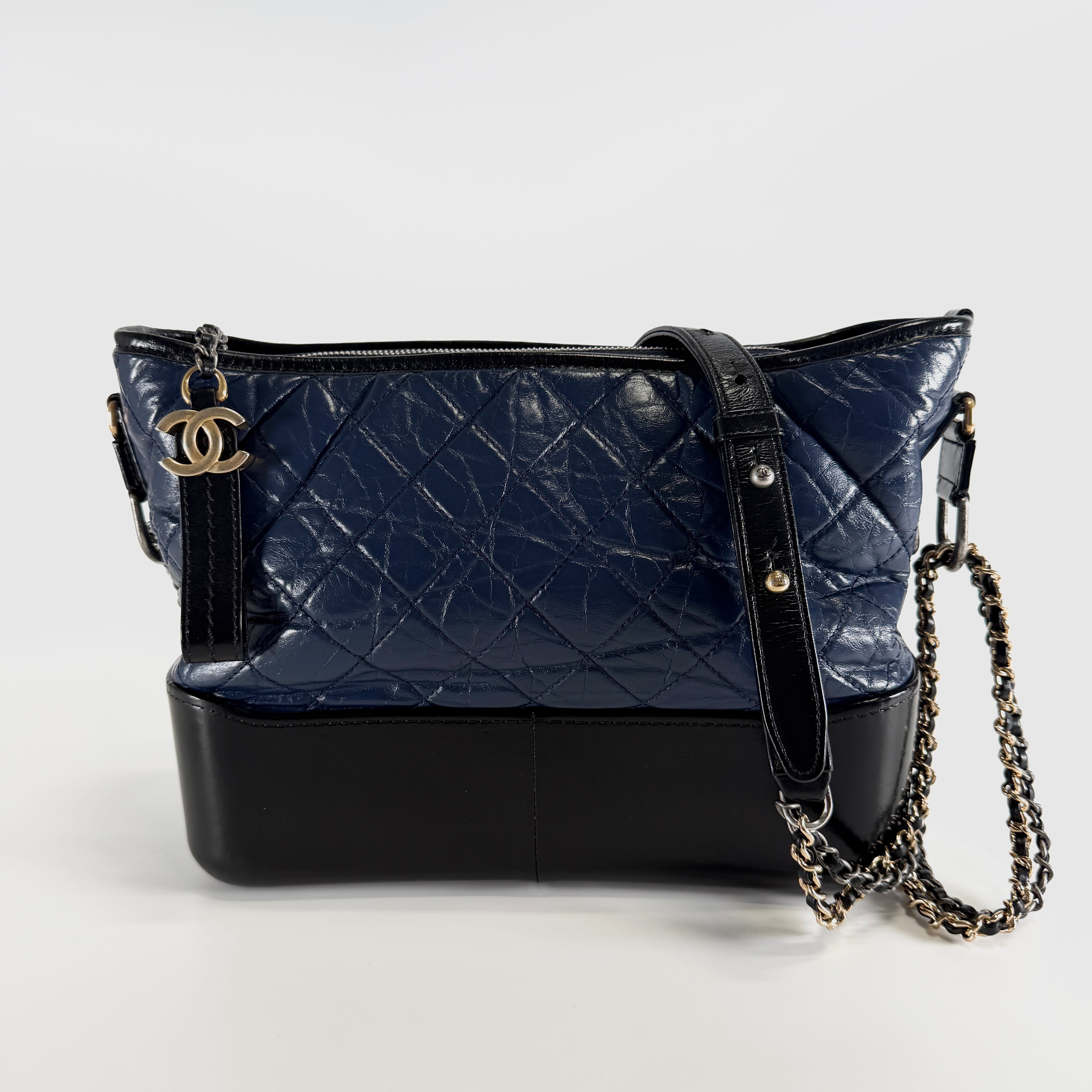 2605 secondhand CHANEL Gabriel calf Chain Shoulder Bag blue × black gold Silver metal fittings 24180407 24