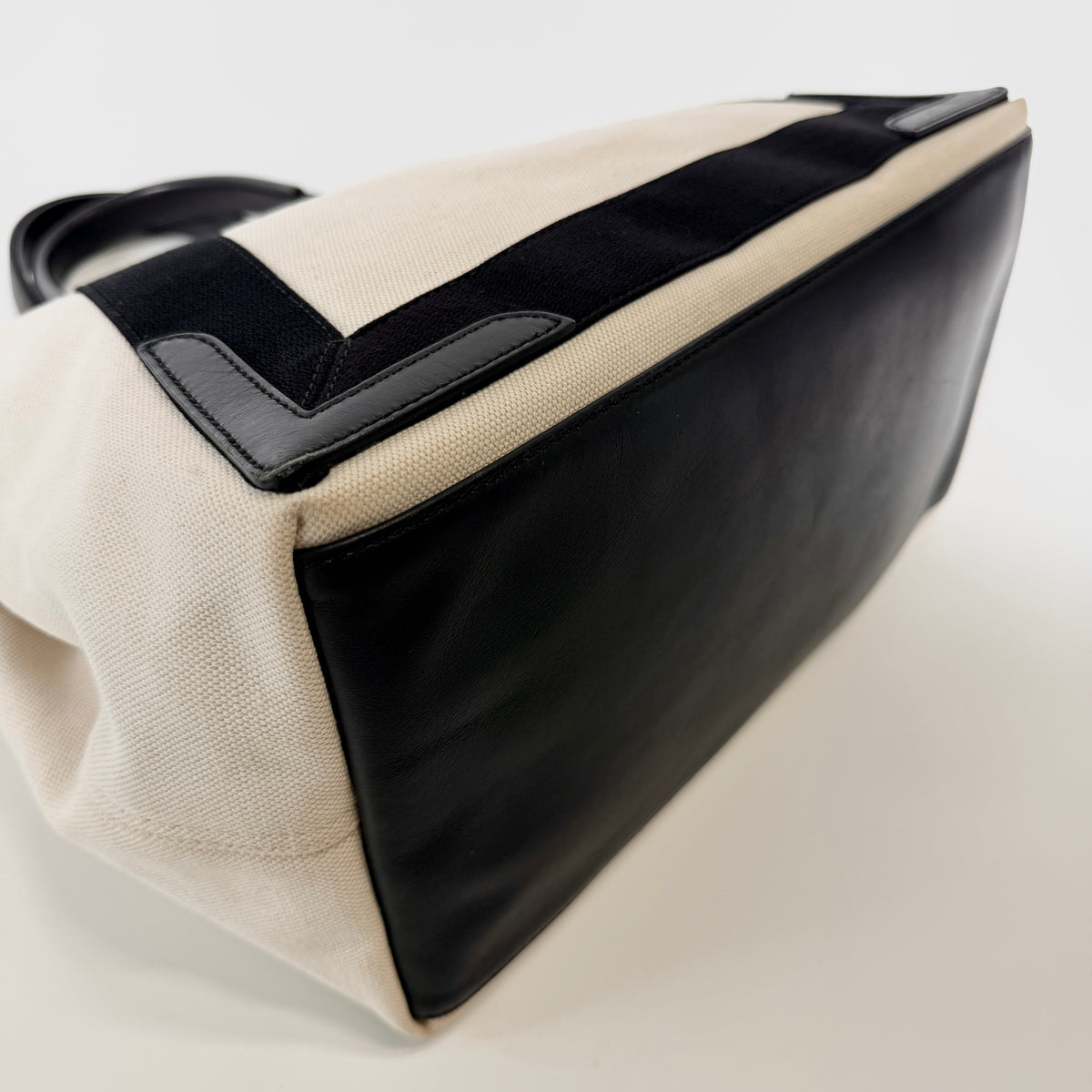 2607 secondhand BALENCIAGA Navy Cabas M Tote Bag