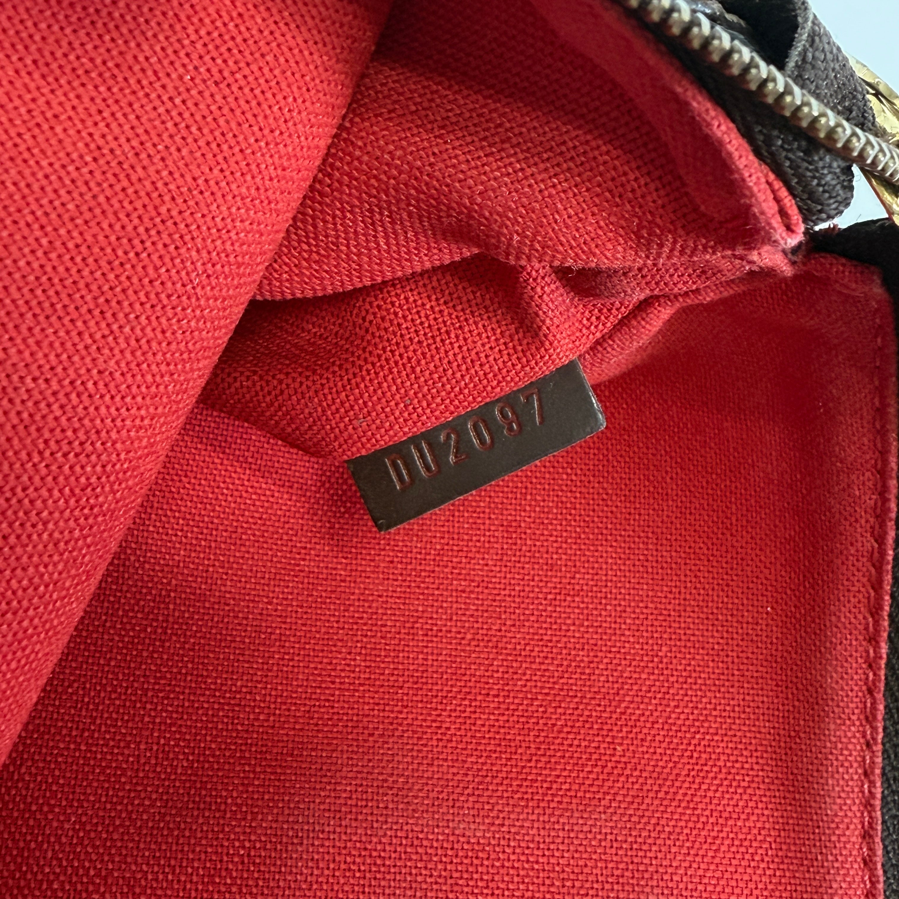 2606 secondhand LV hand bag Sophie Damier