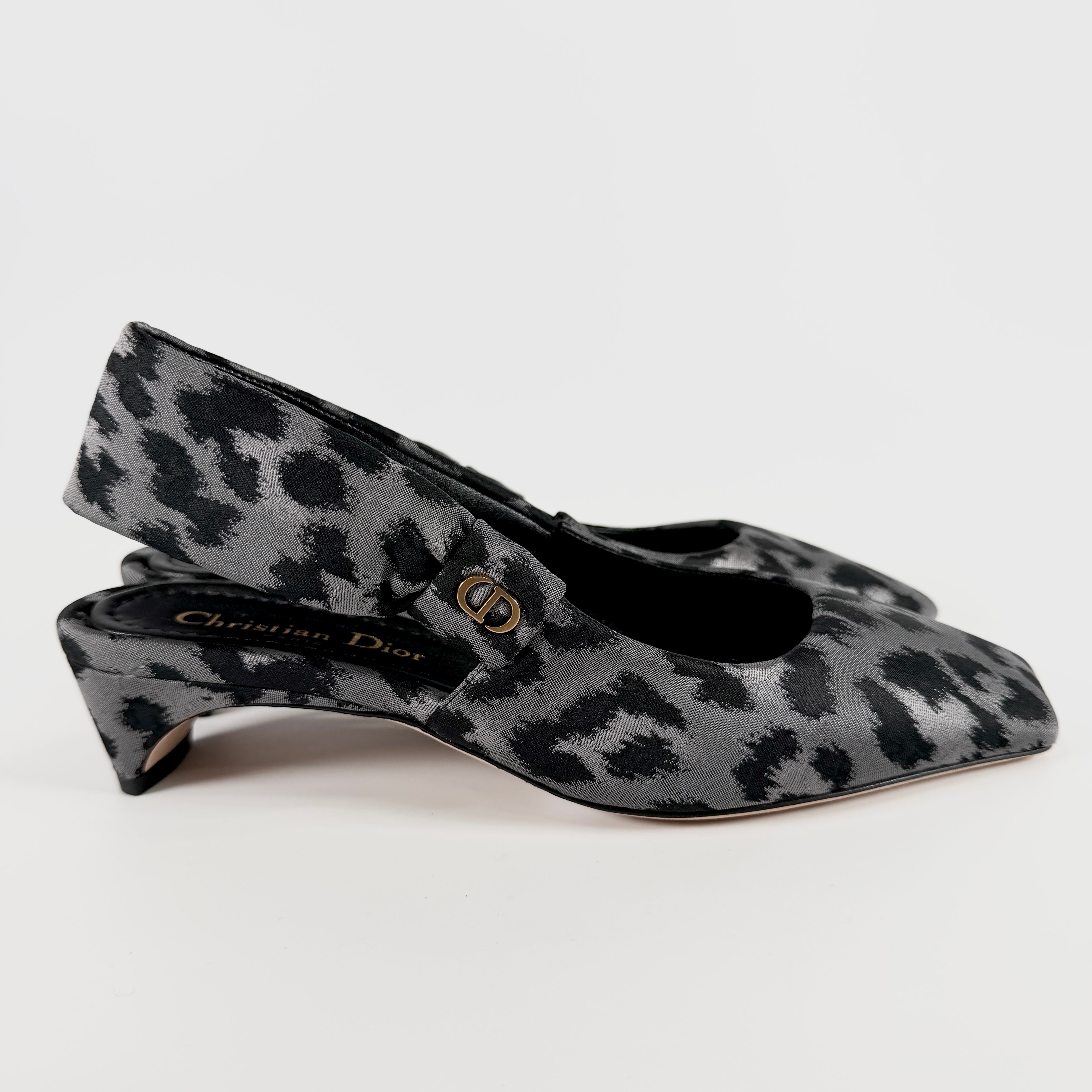 2605 secondhand CD High heels / pumps