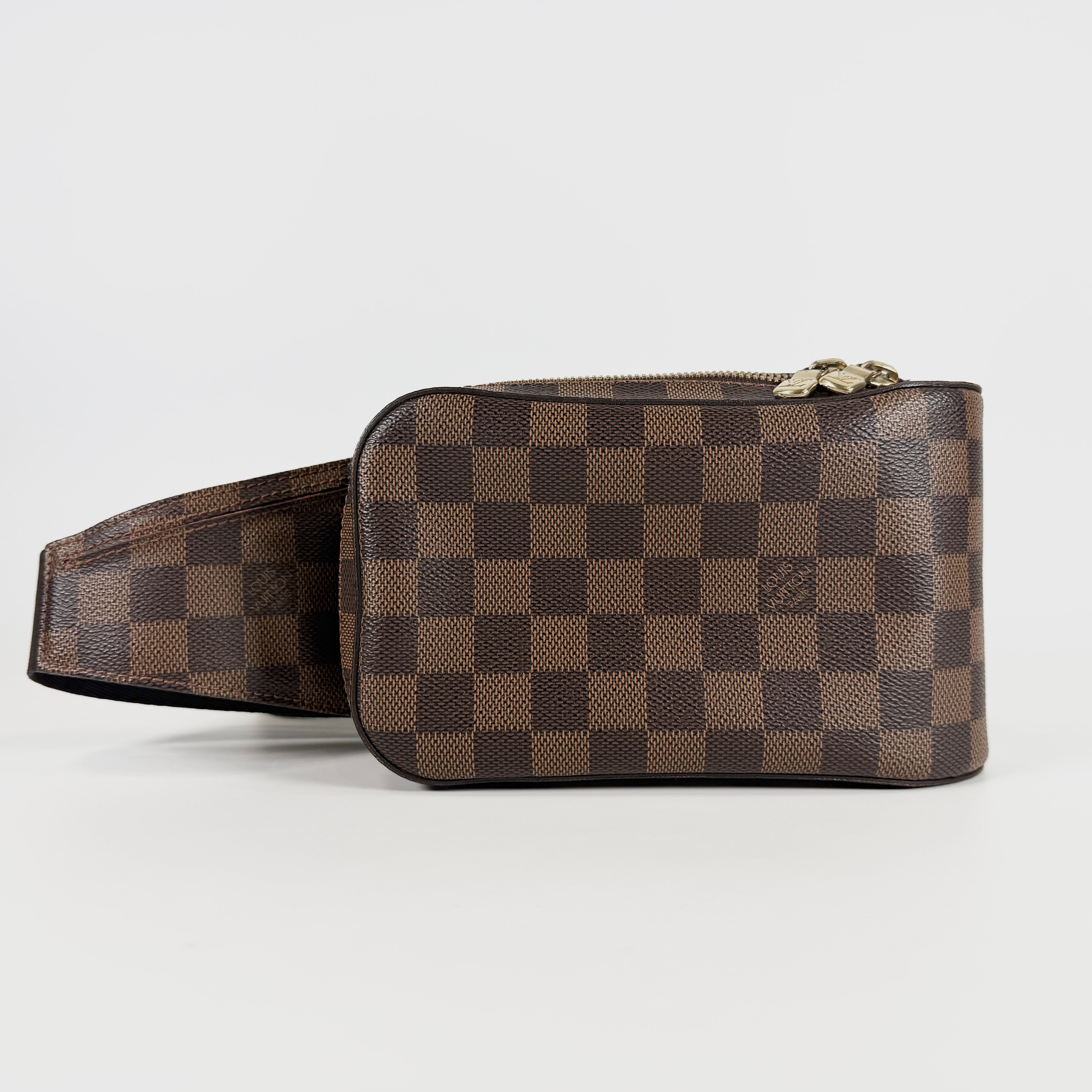 2605 secondhand LV Geronimos drawstring dust bag CA0035