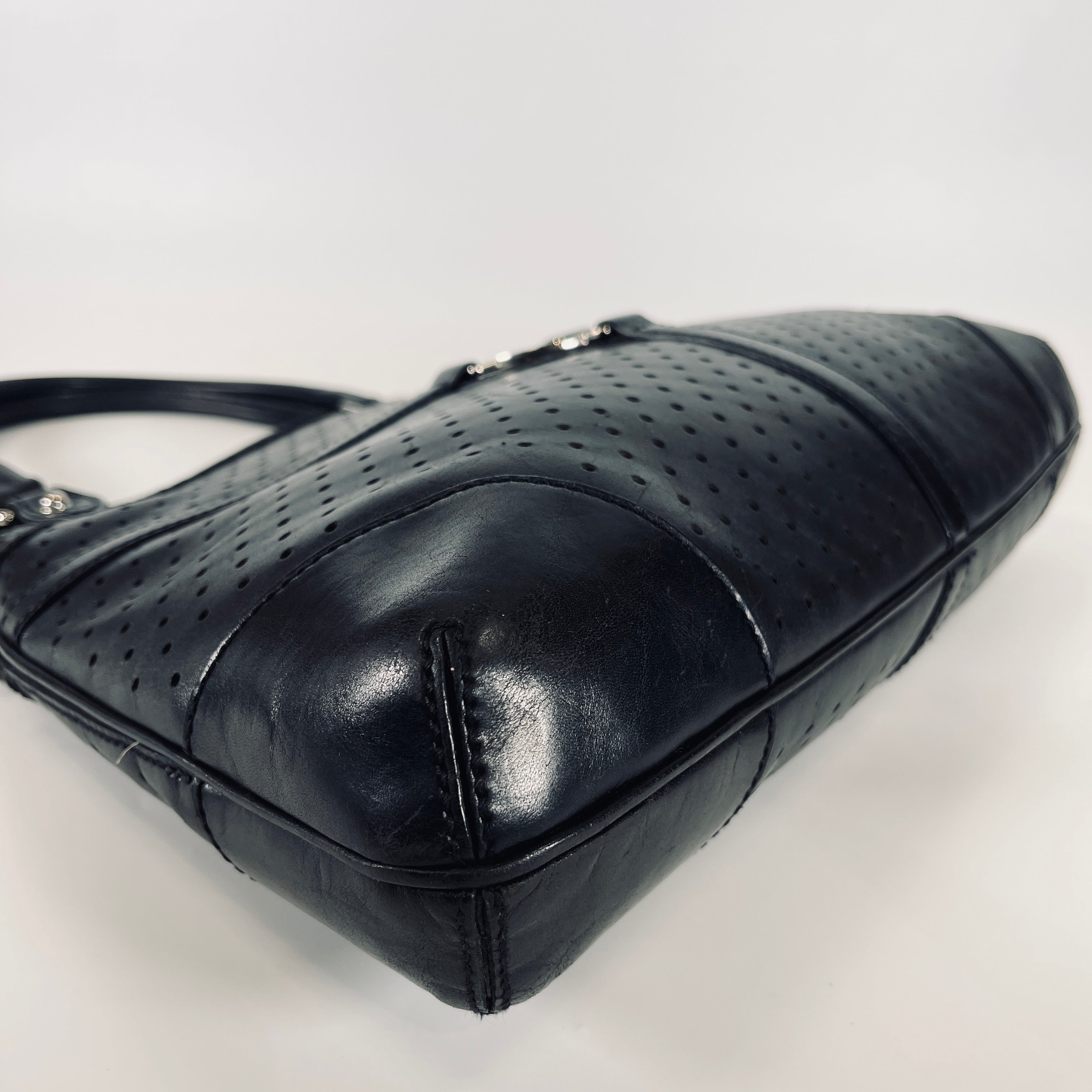 2605 secondhand GUCCI hand bag