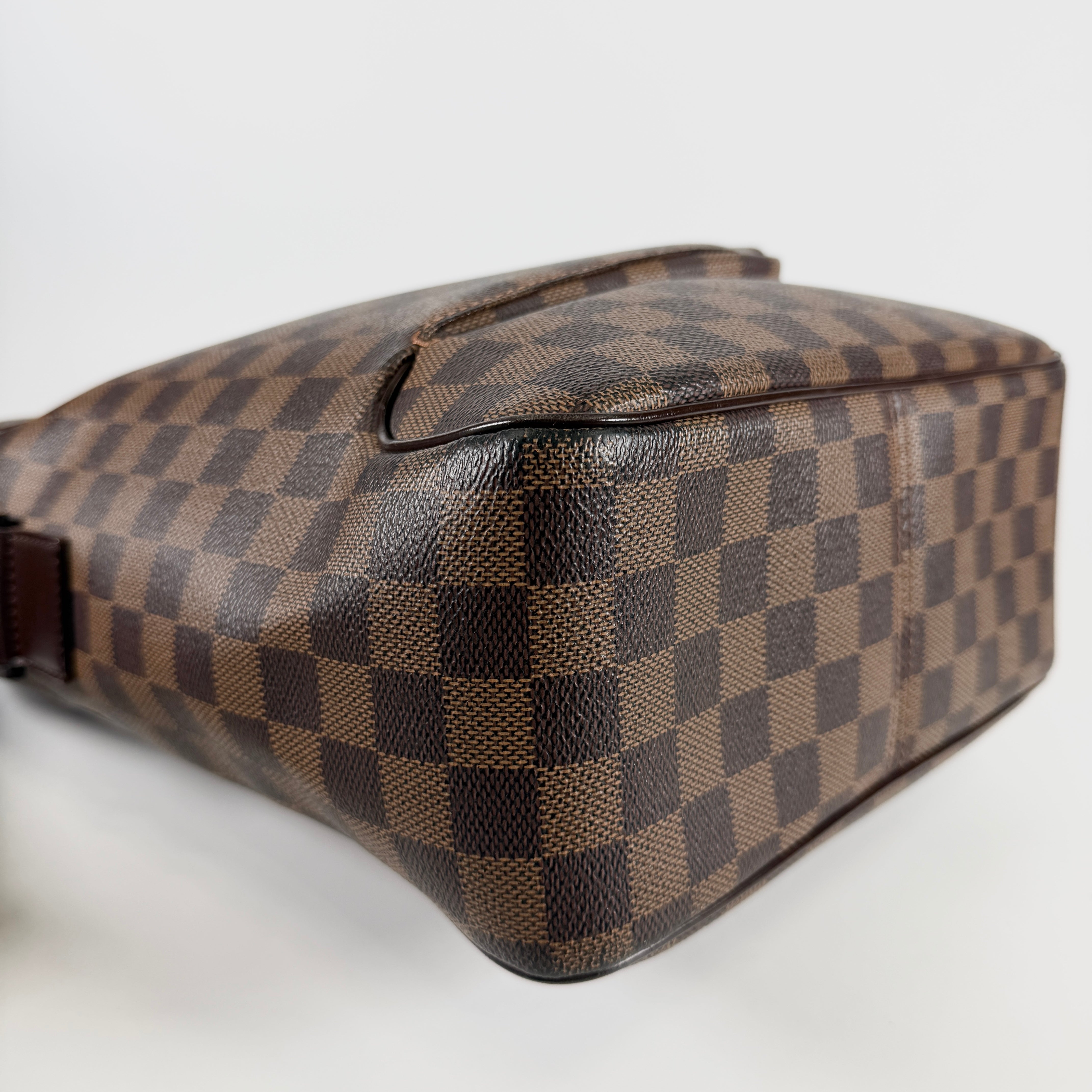 2607 secondhand LV Damier Olaf MM