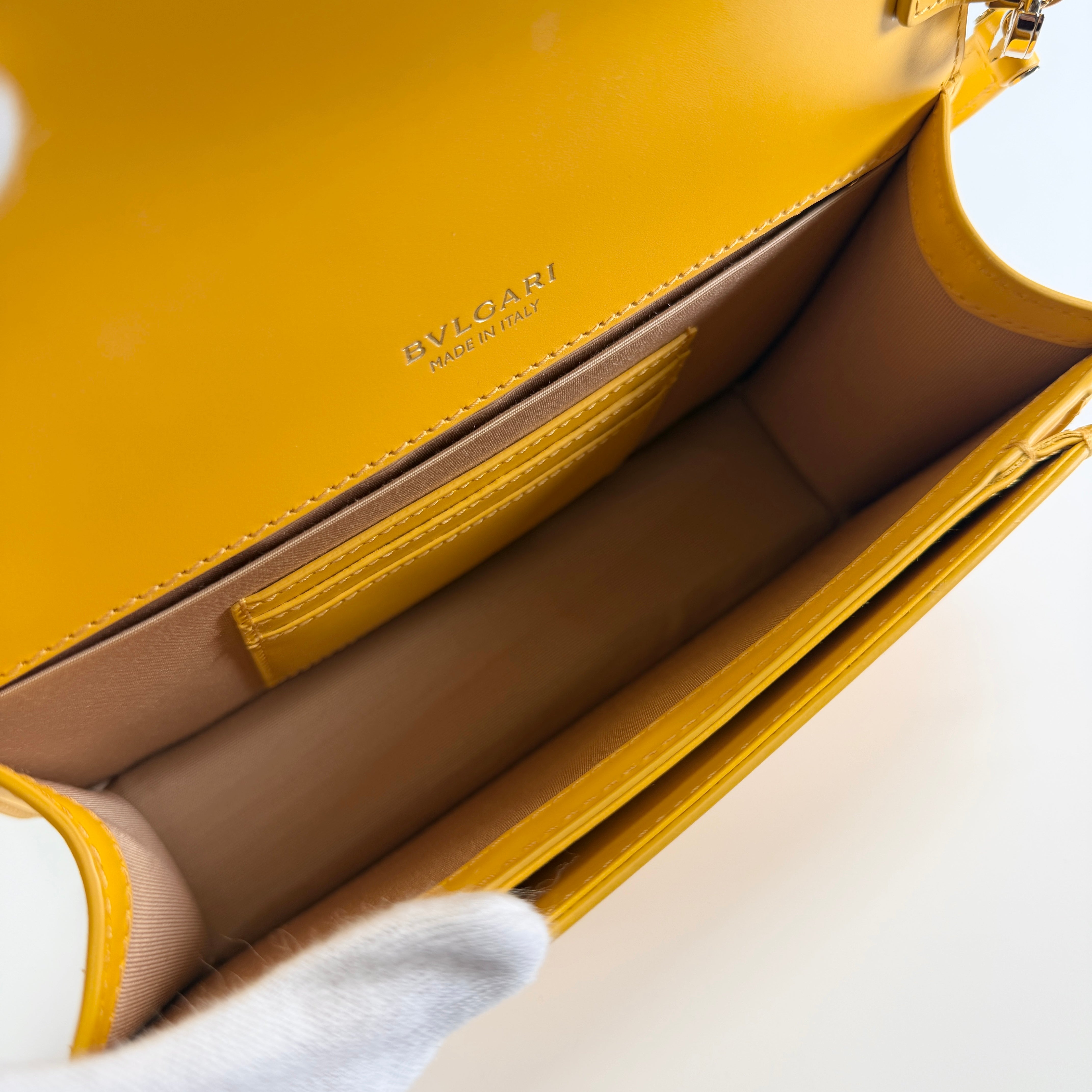 2607 secondhand BVLGARI Serpenti leather Shoulder bag Yellow mirror With