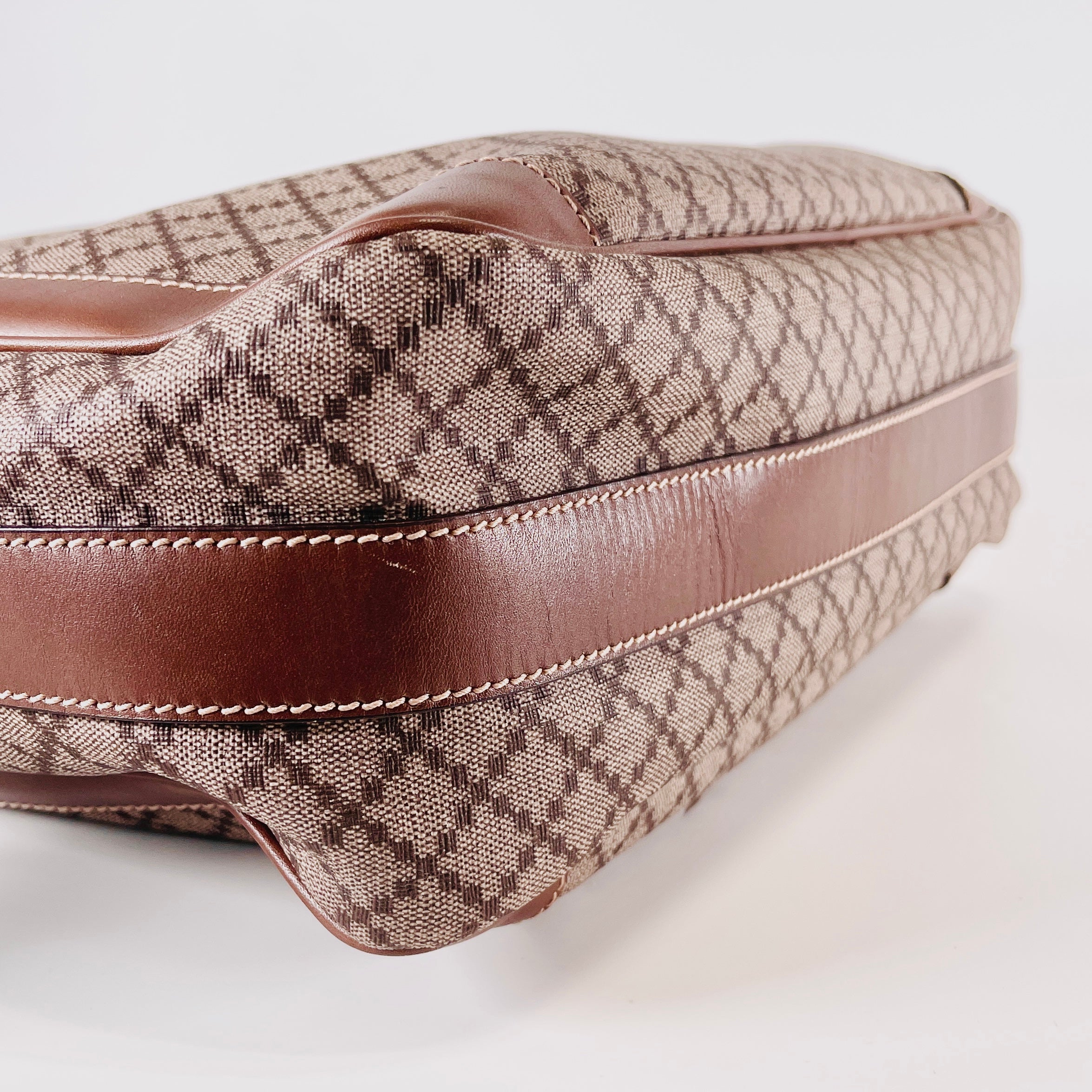 2604 secondhand GUCCI Diamante Messenger Shoulder bag