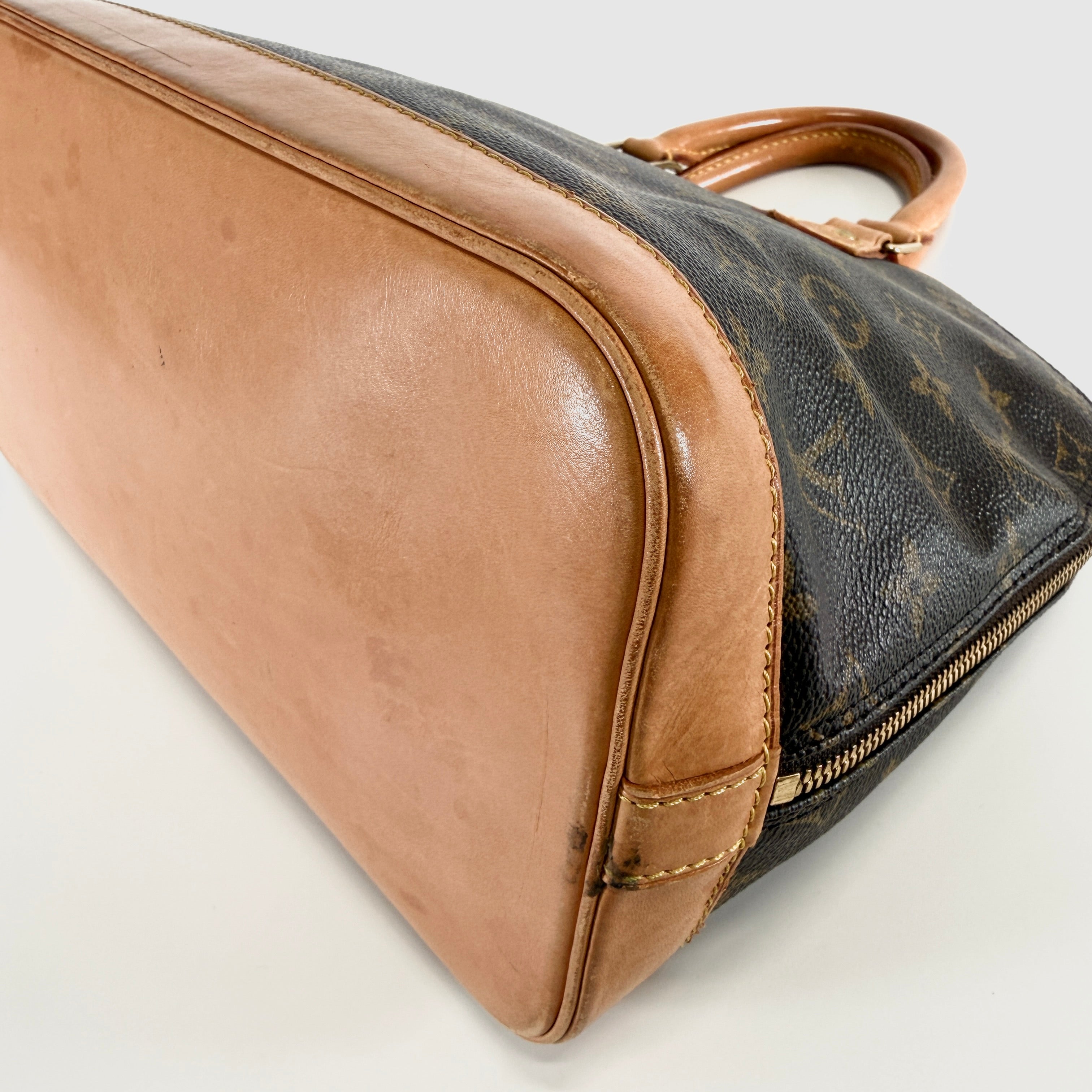2607 secondhand LV Monogram Alma PM