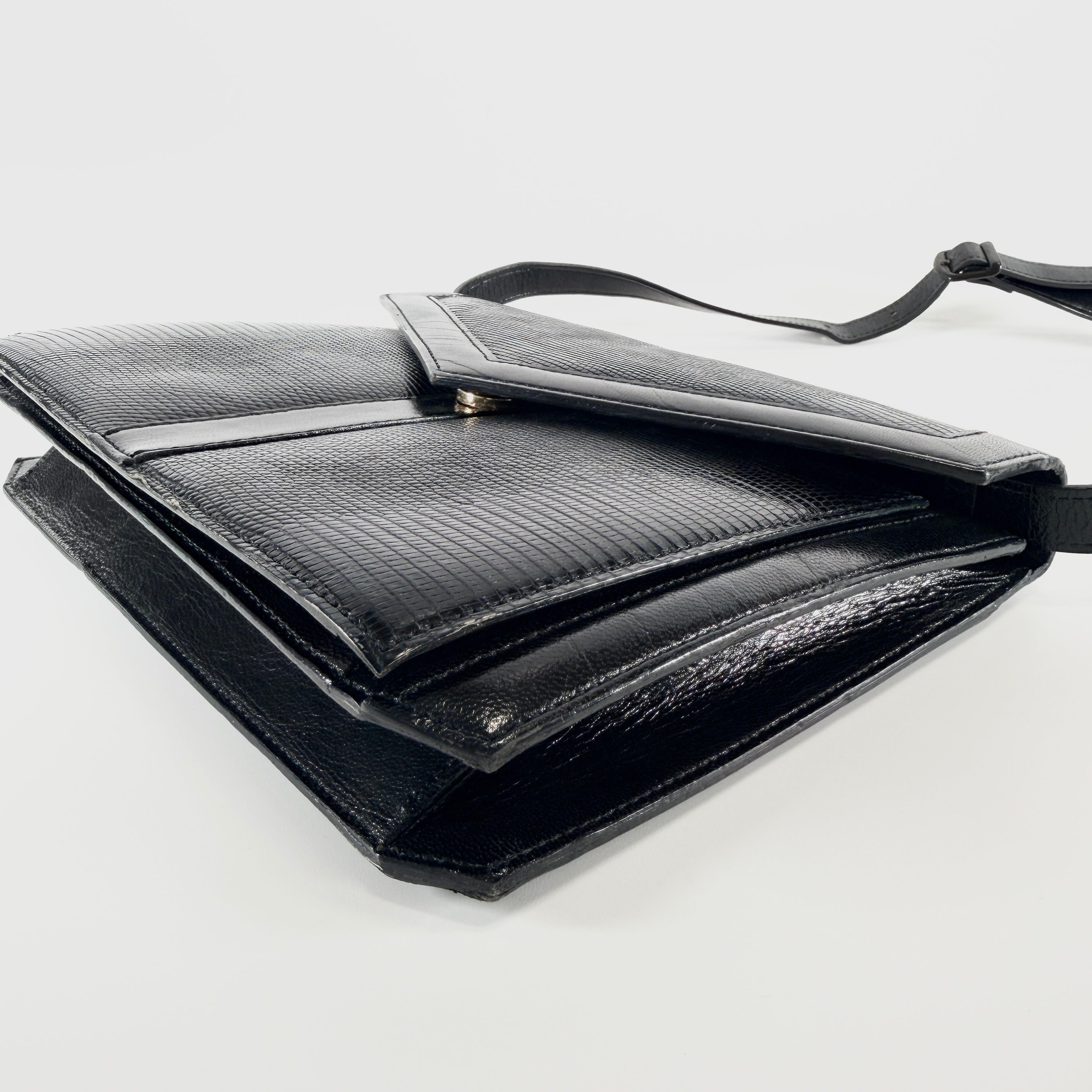 2605 secondhand SAINTLAURENT Shoulder bag Y flap Hook