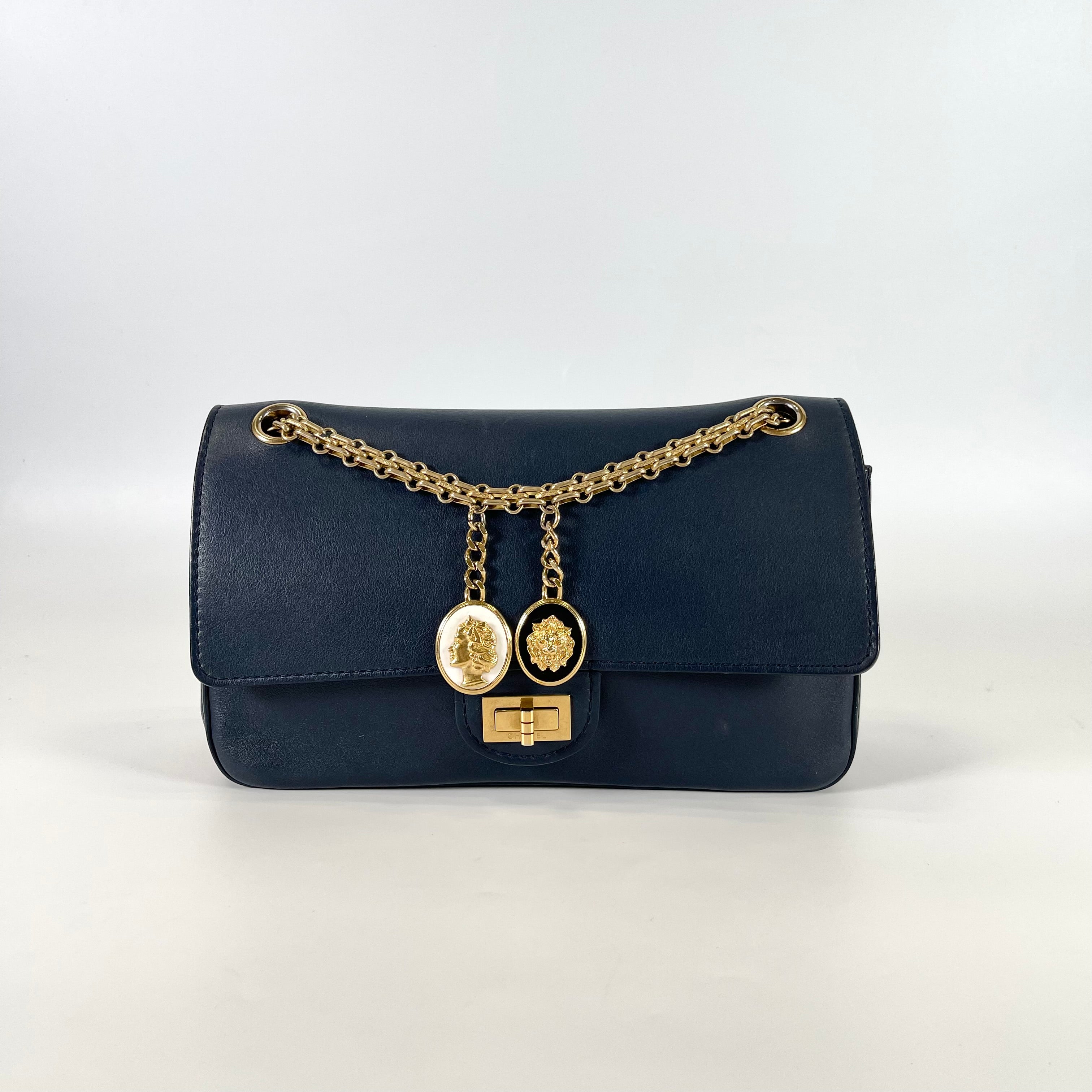 2601 secondhand CHANEL 2.55 Chain Shoulder Bag