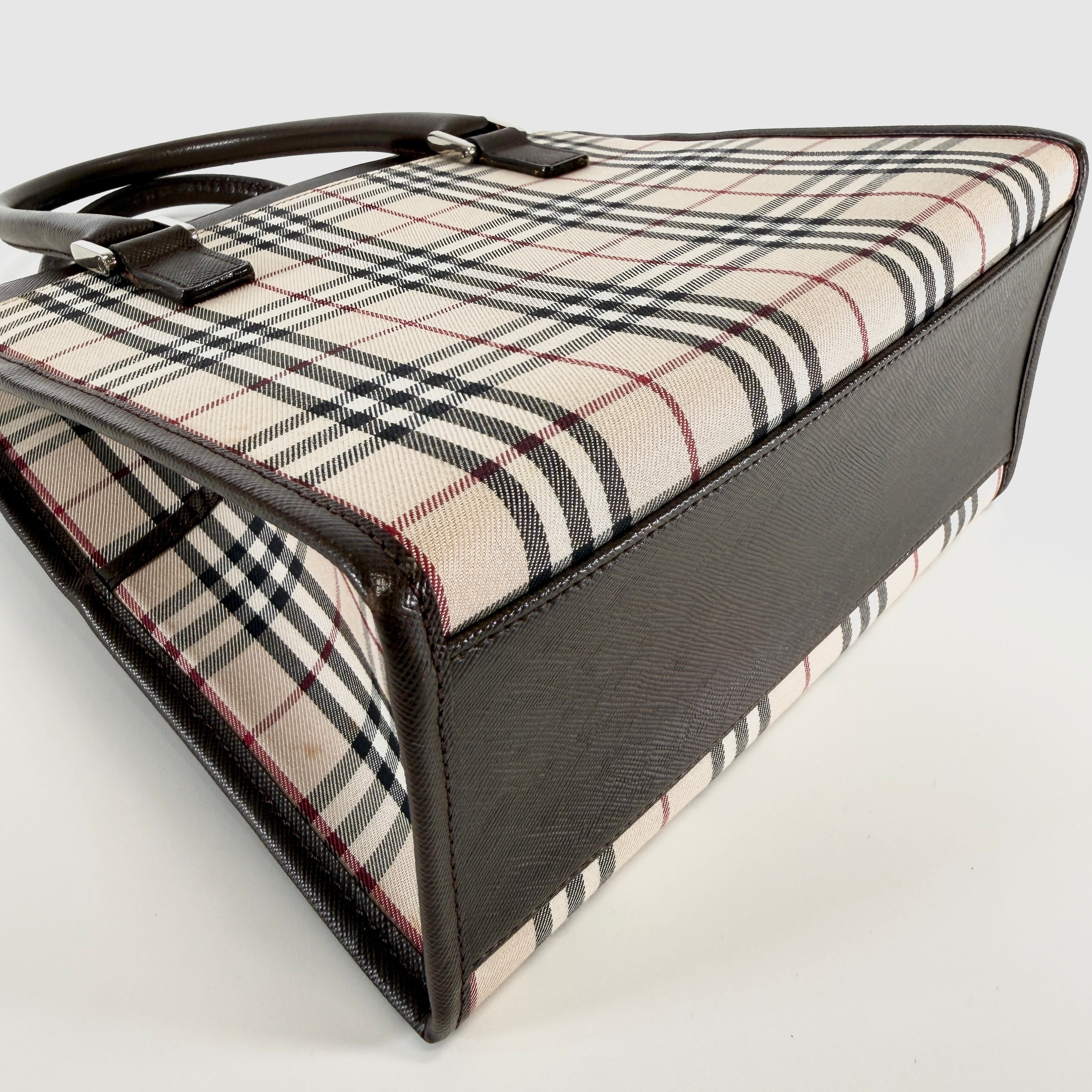 2606 secondhand BURBERRY Nova Check hand bag
