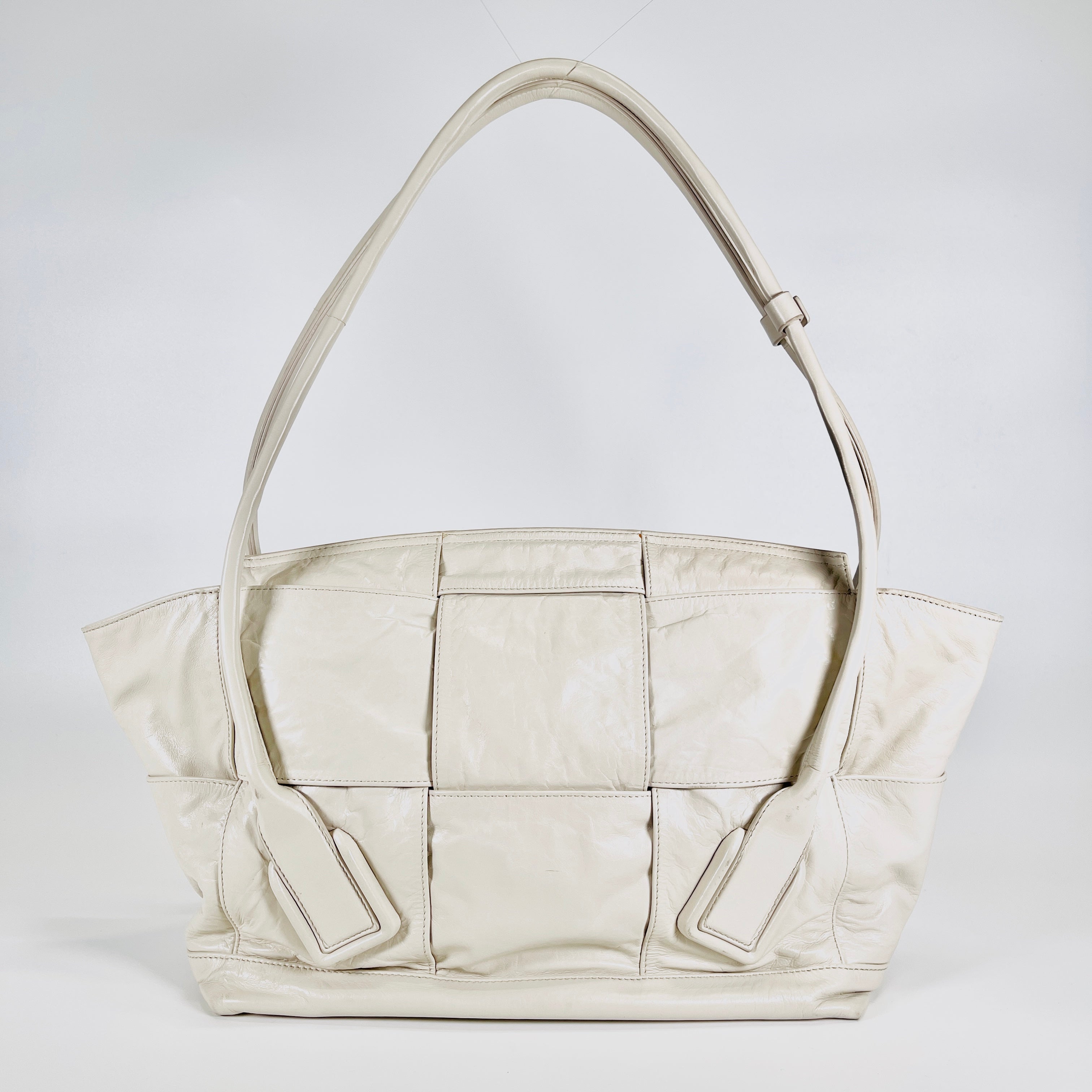 2605 secondhand BOTTEGAVENETA Arco off white
