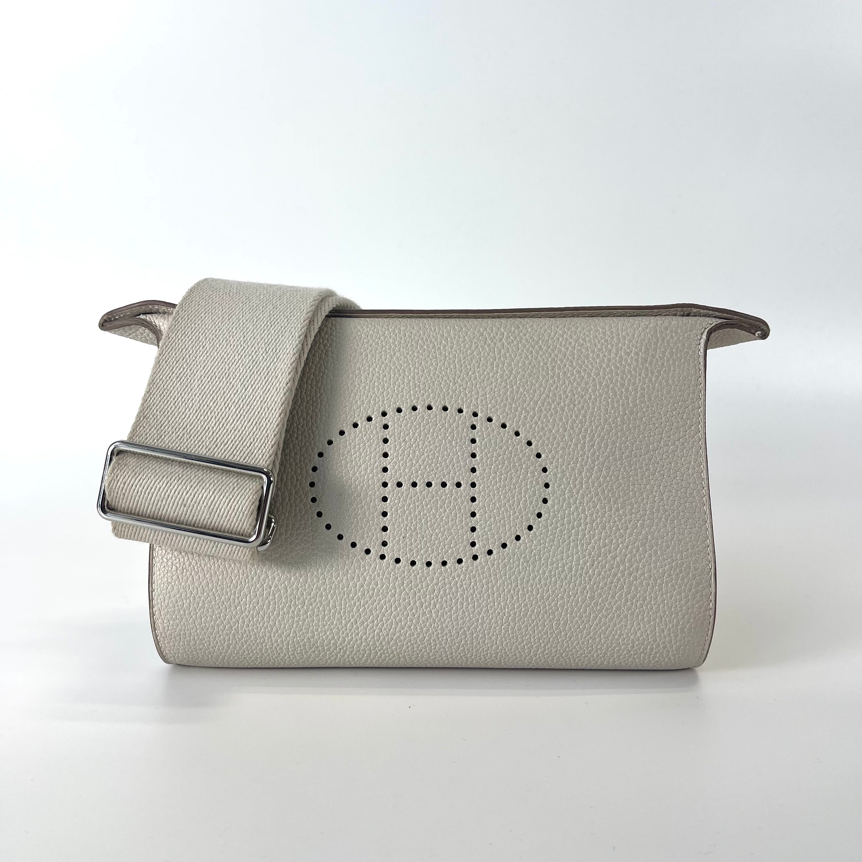 2510 HERMES VIDEO Pouch Evercolor/White B