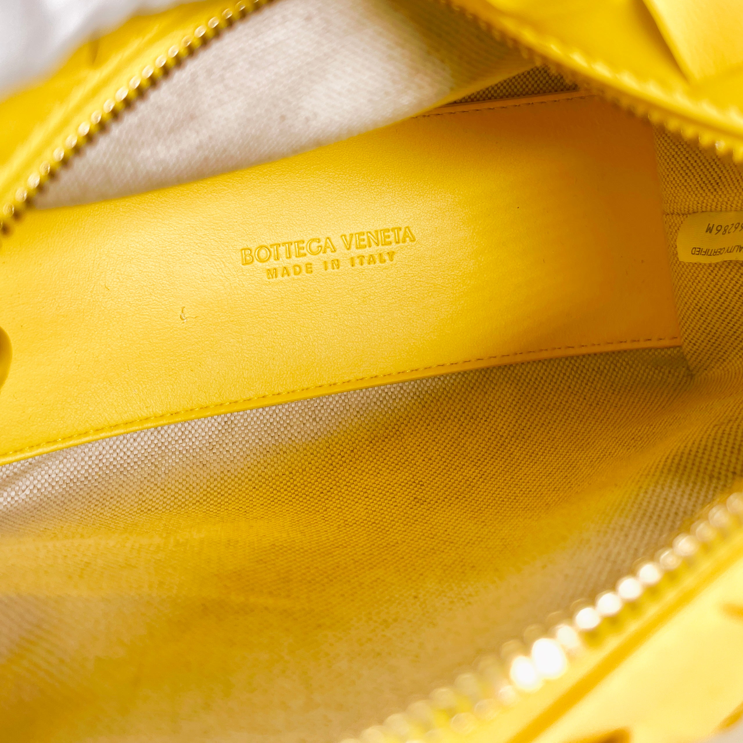 2603 secondhand BOTTEGAVENETA loop top handle Yellow
