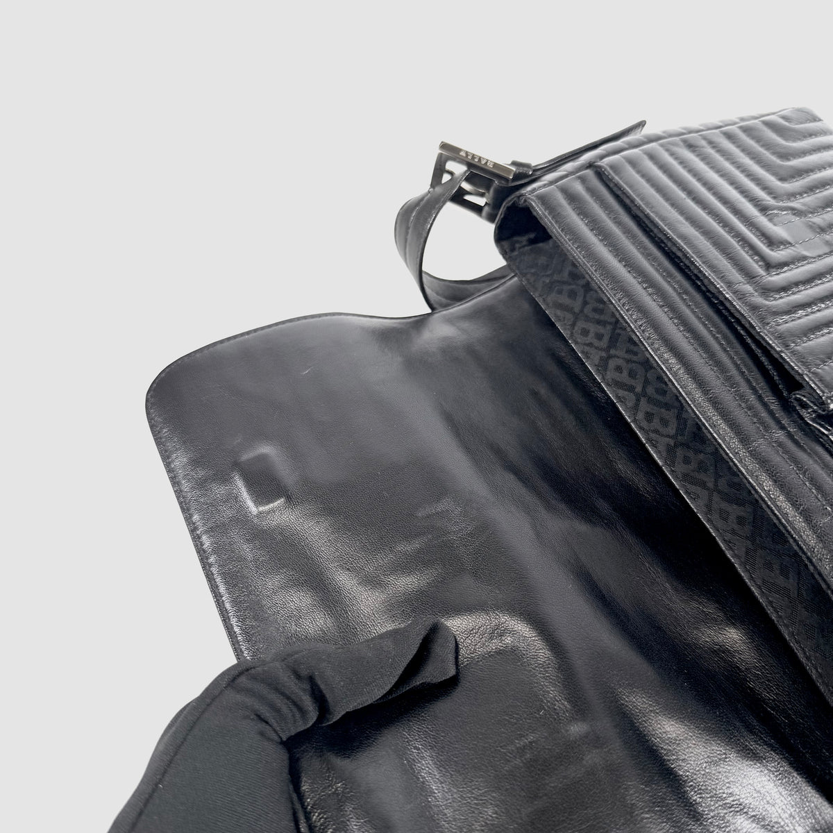 2608 secondhand BALLY hand bag