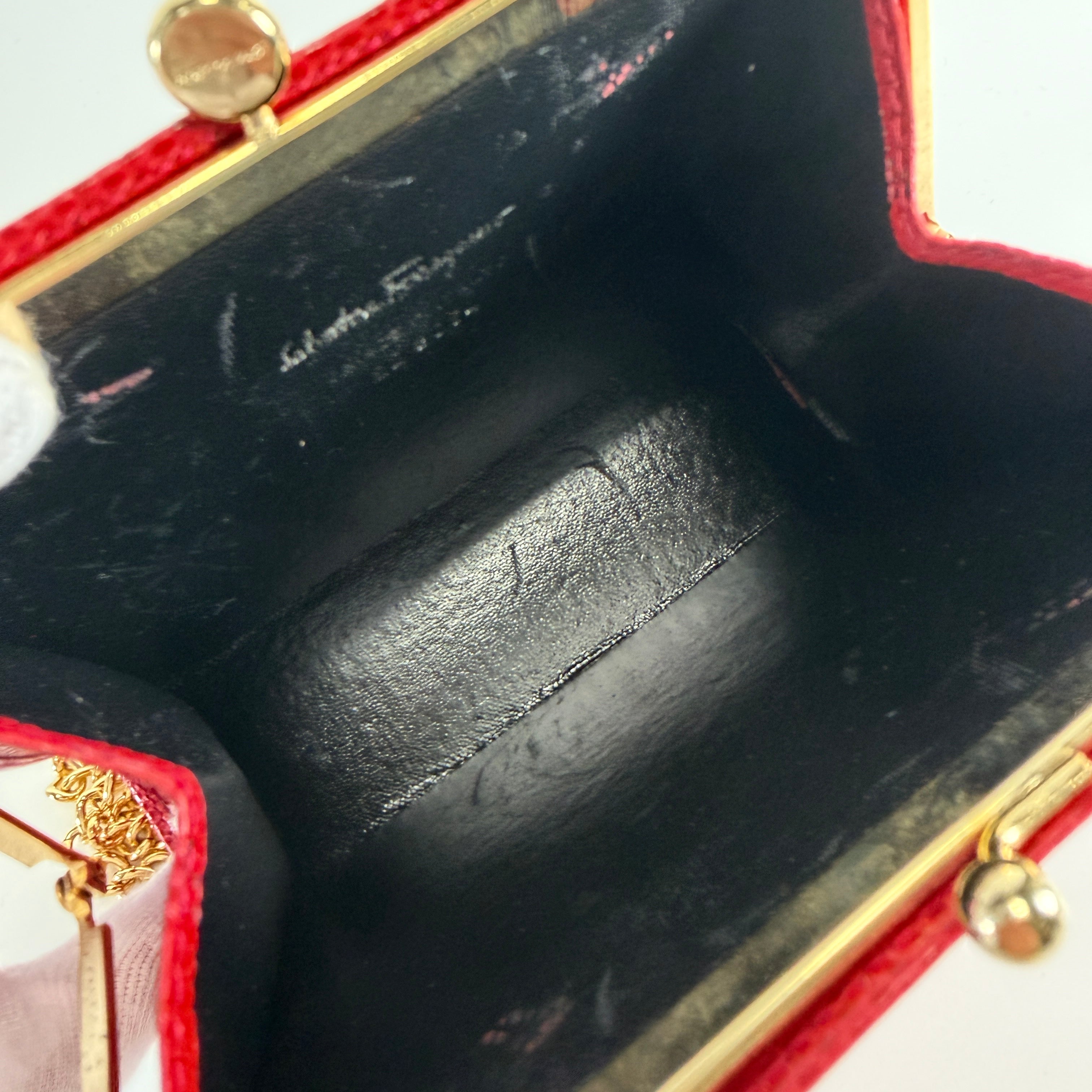 2606 secondhand Ferragamo Vara Ribbon Chain Shoulder Bag