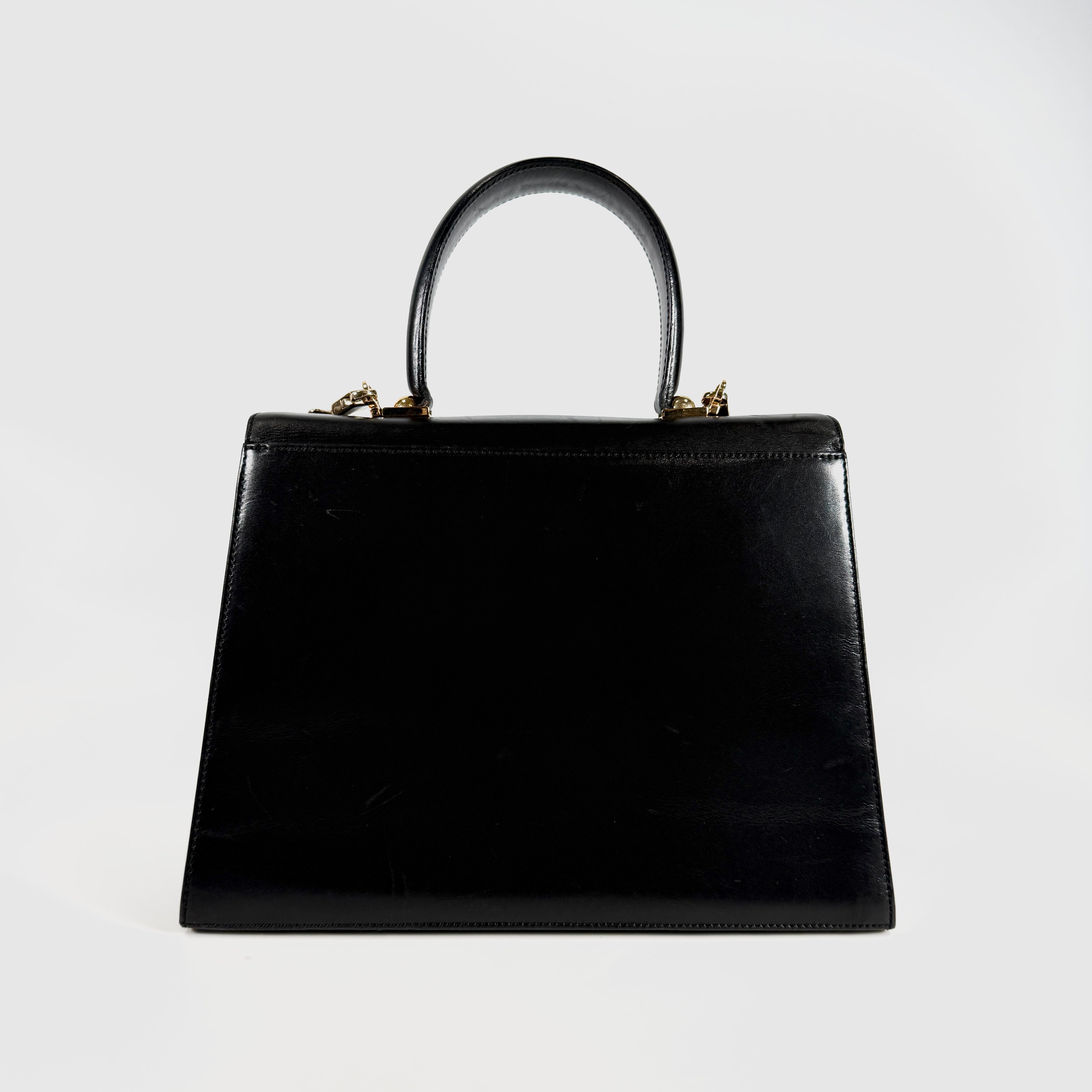 2607 secondhand Ferragamo Gancini 2Way bag