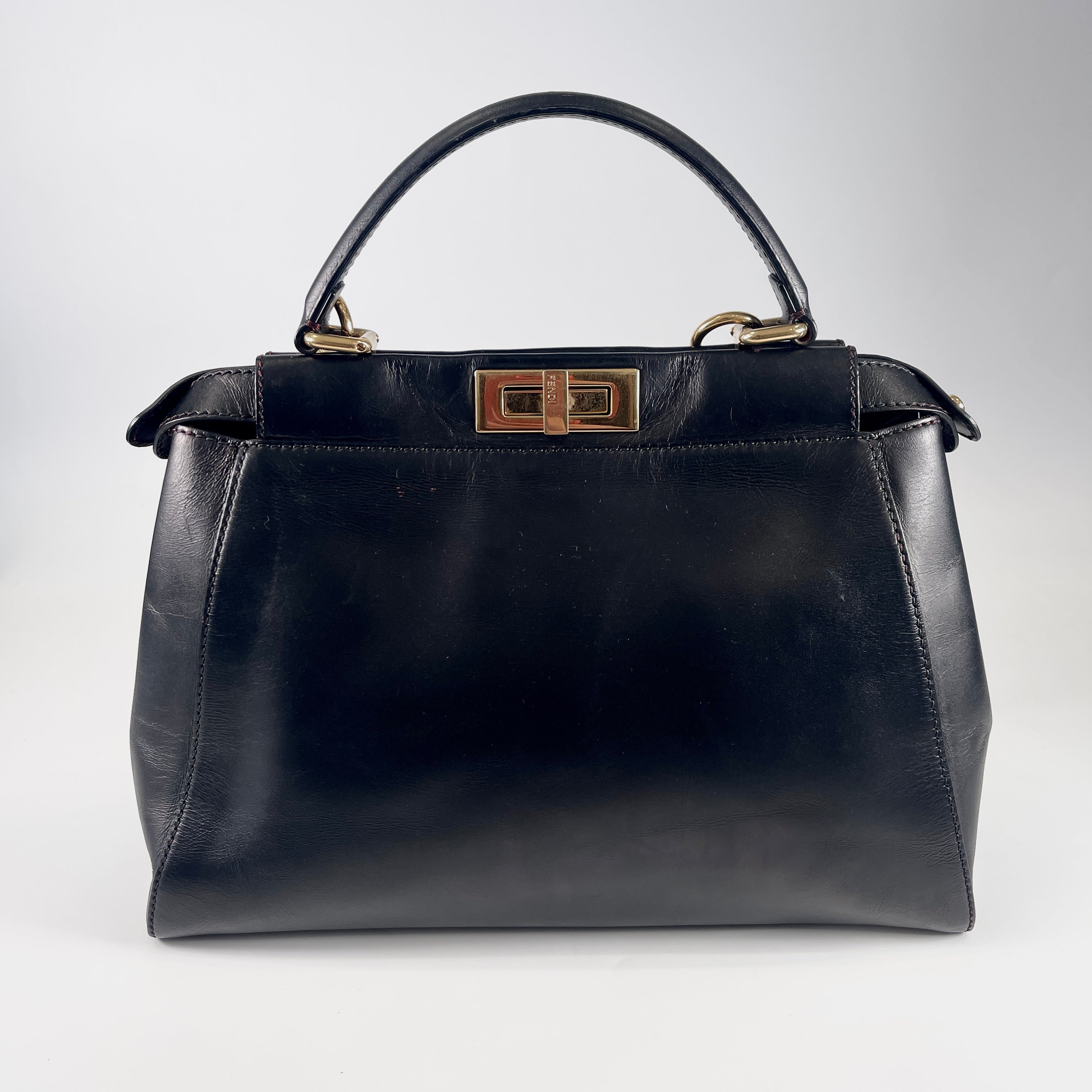 2606 secondhand FENDI hand bag Peekaboo