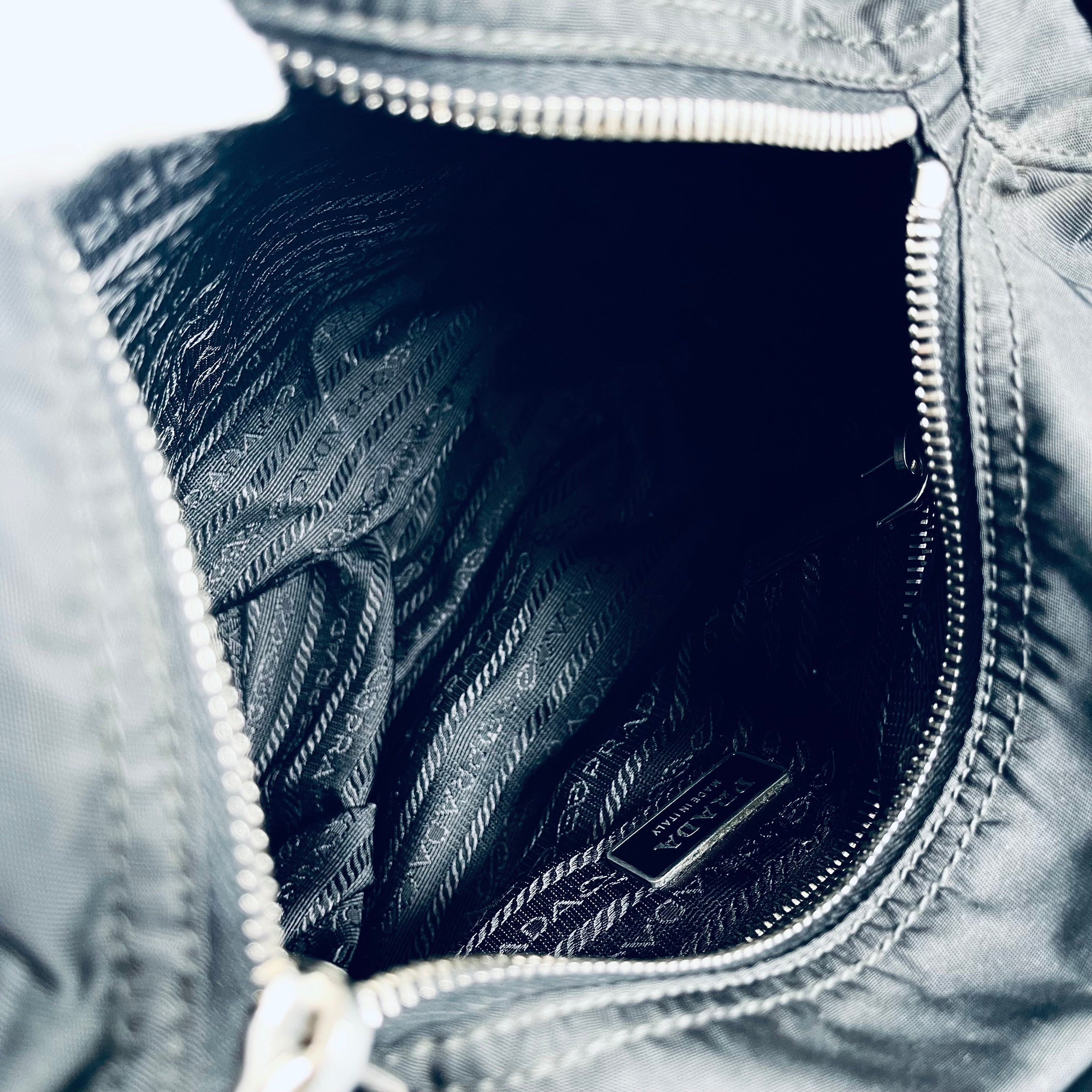 2606 secondhand PRADA Shoulder bag