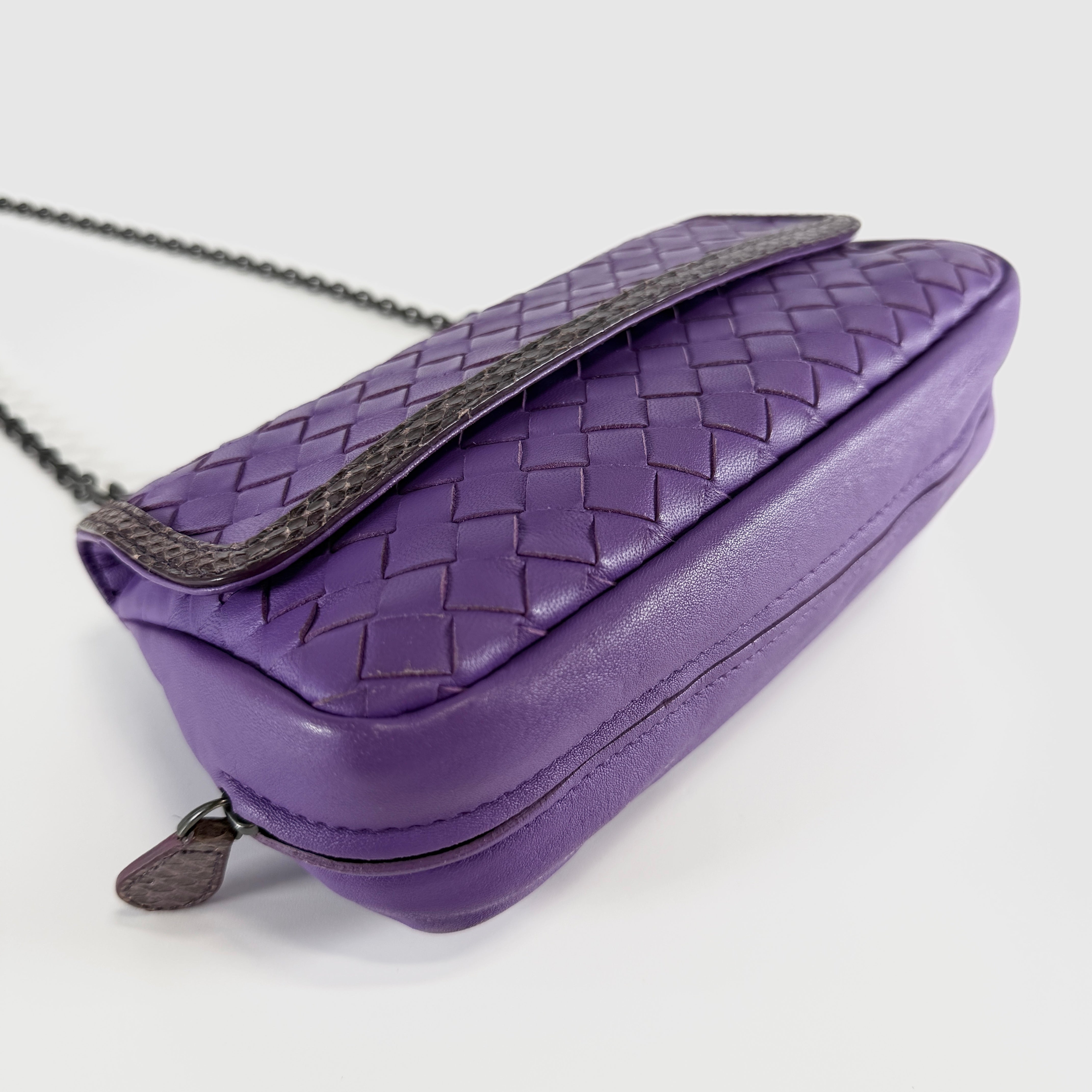 2607 secondhand BOTTEGAVENETA Intrecciato leather × Python Chain Shoulder Bag purple