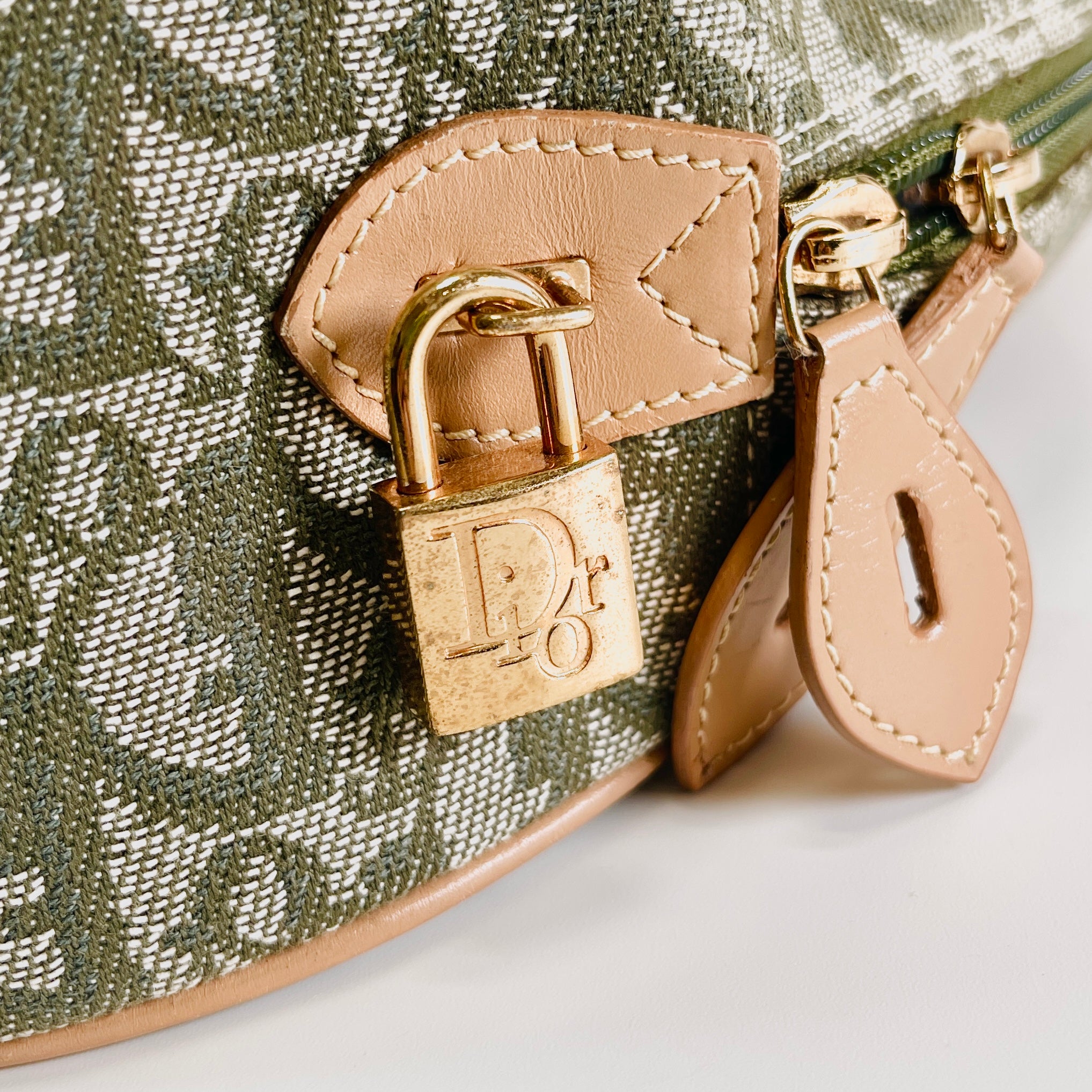 2604 secondhand CD Trotter hand bag