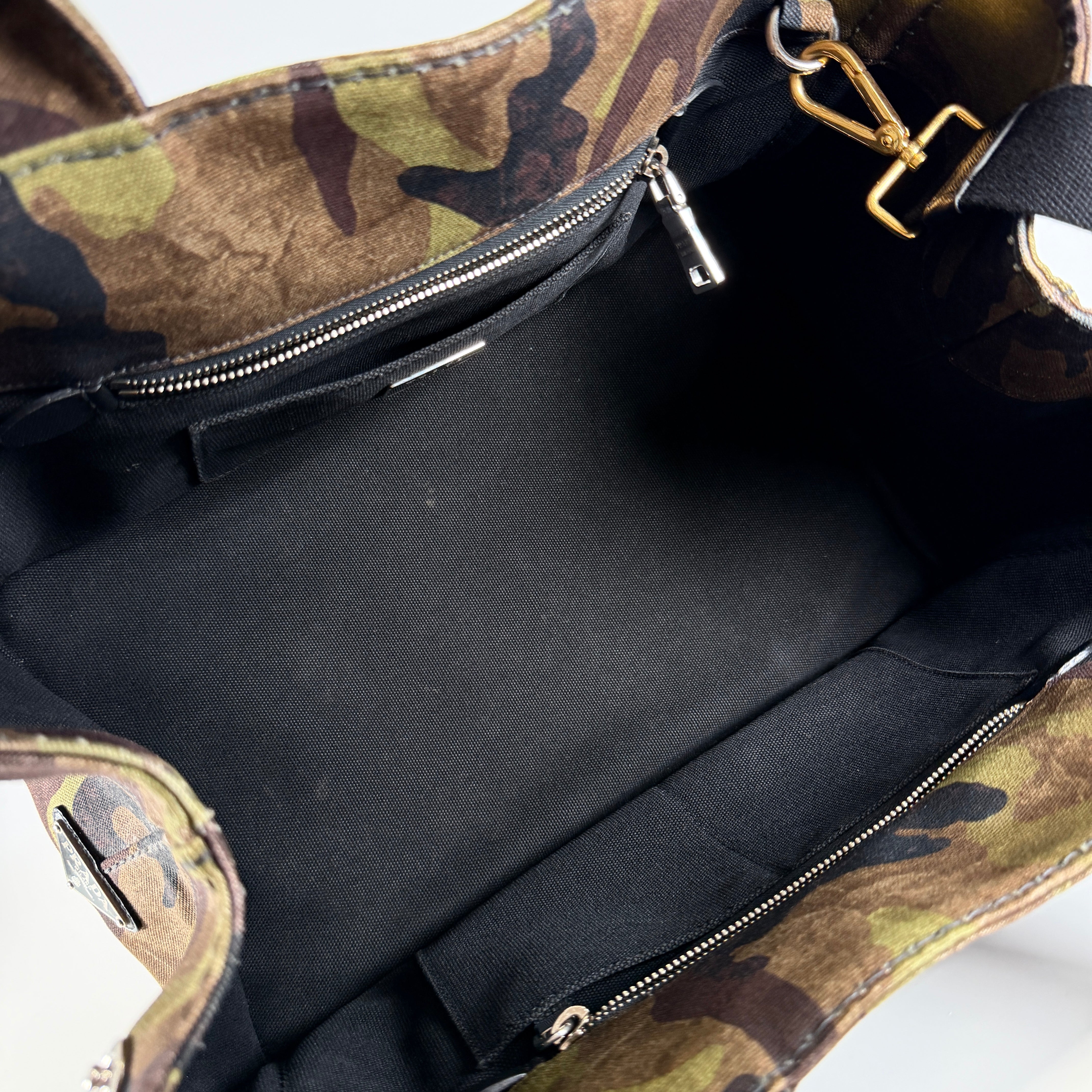 2606 secondhand PRADA Canapa Camouflage