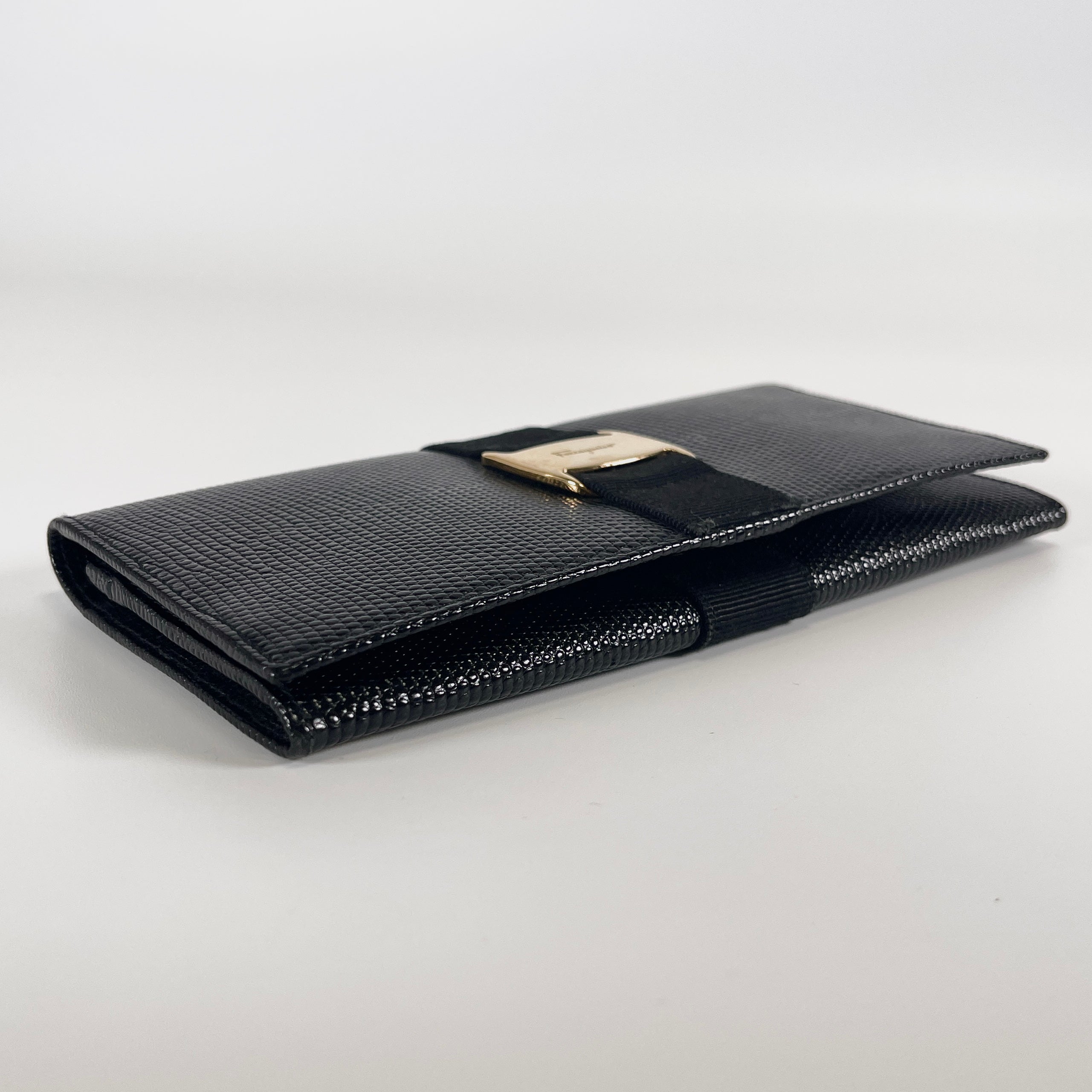 2603 secondhand Ferragamo Bifold Long wallet