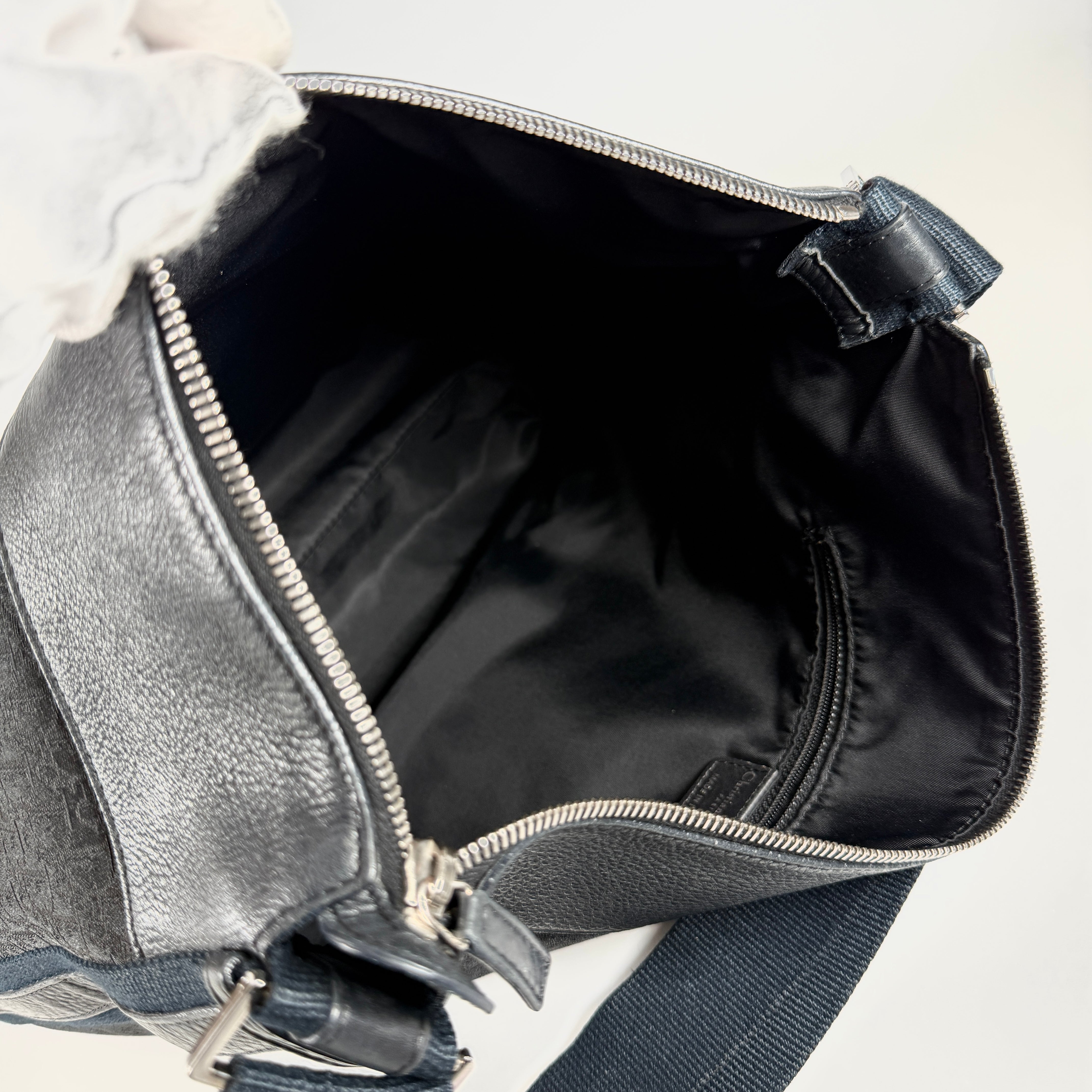 2607 secondhand ChristianDior Shoulder bag / Crossbody Bag
